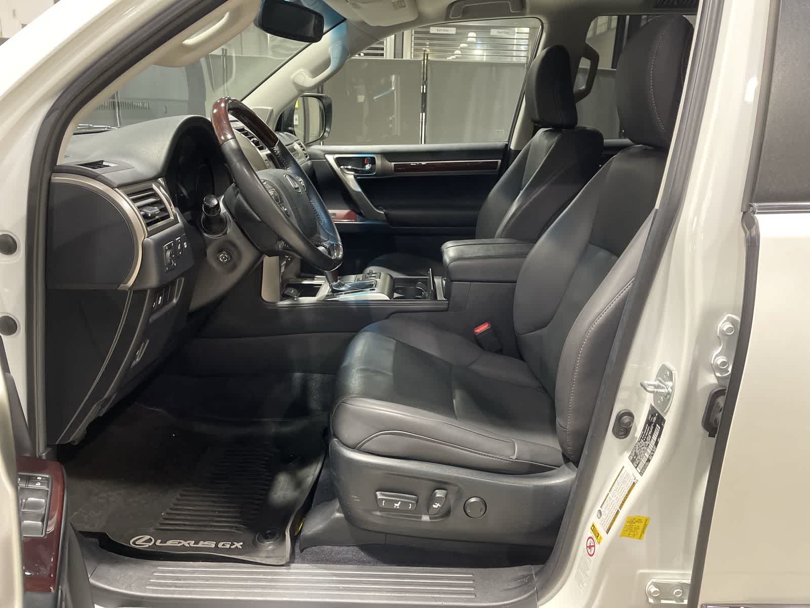 Thumbnail: 2019 Lexus GX - 14