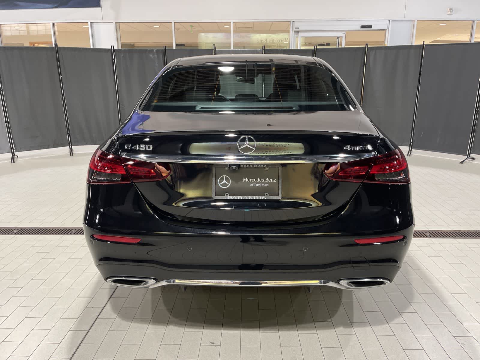 Thumbnail: 2022 Mercedes-Benz E-Class - 17