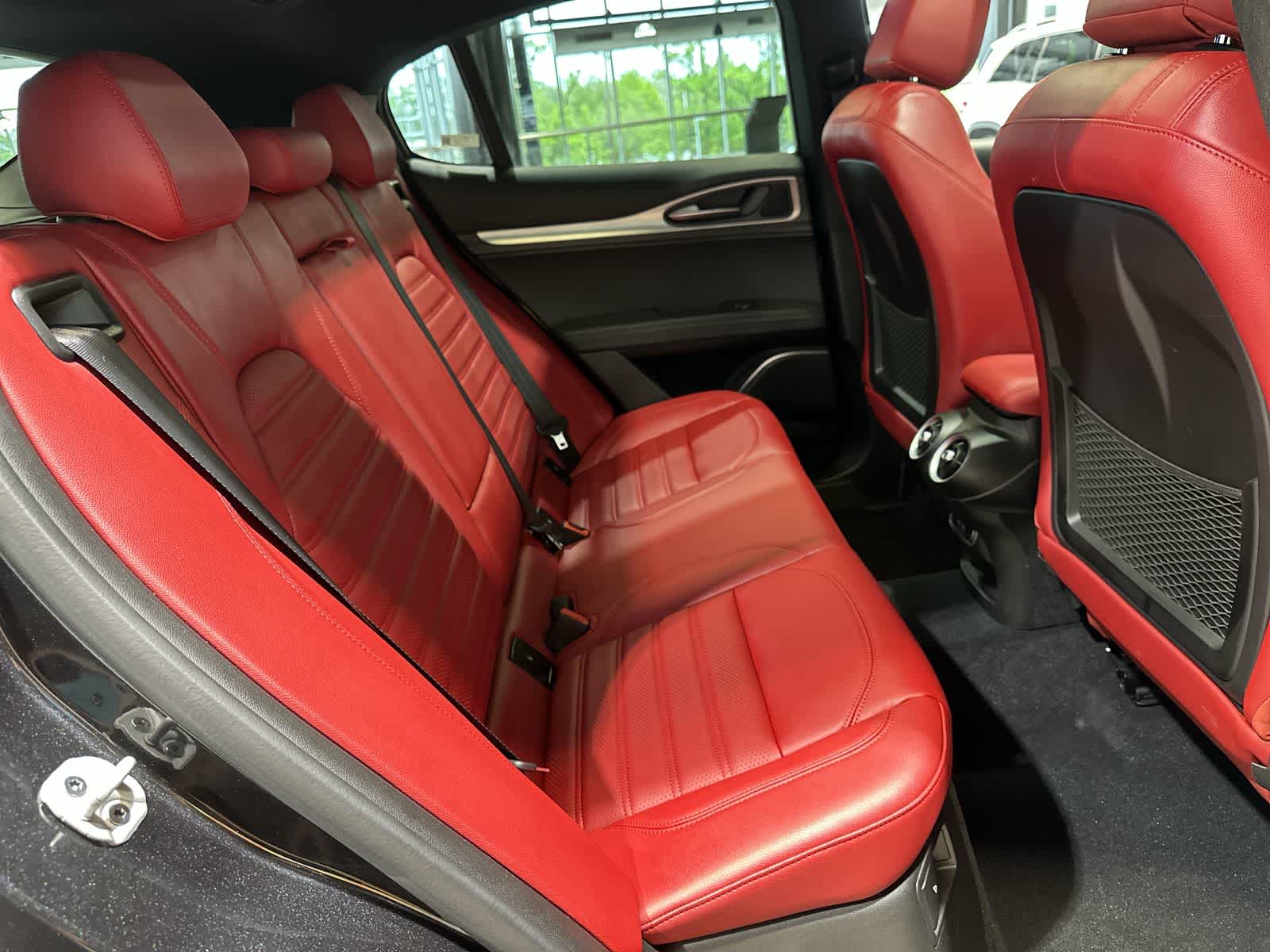 Thumbnail: 2022 Alfa Romeo Stelvio - 25
