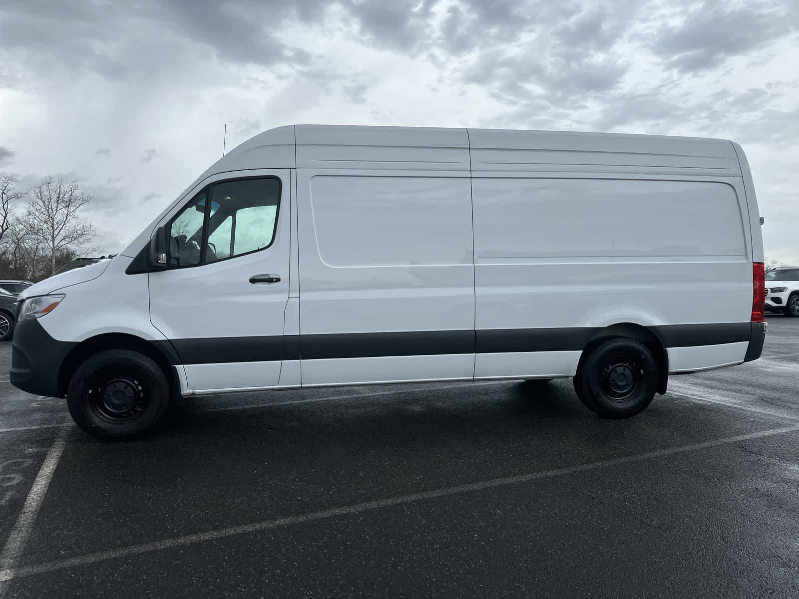 Thumbnail: 2025 Mercedes-Benz Sprinter - 15