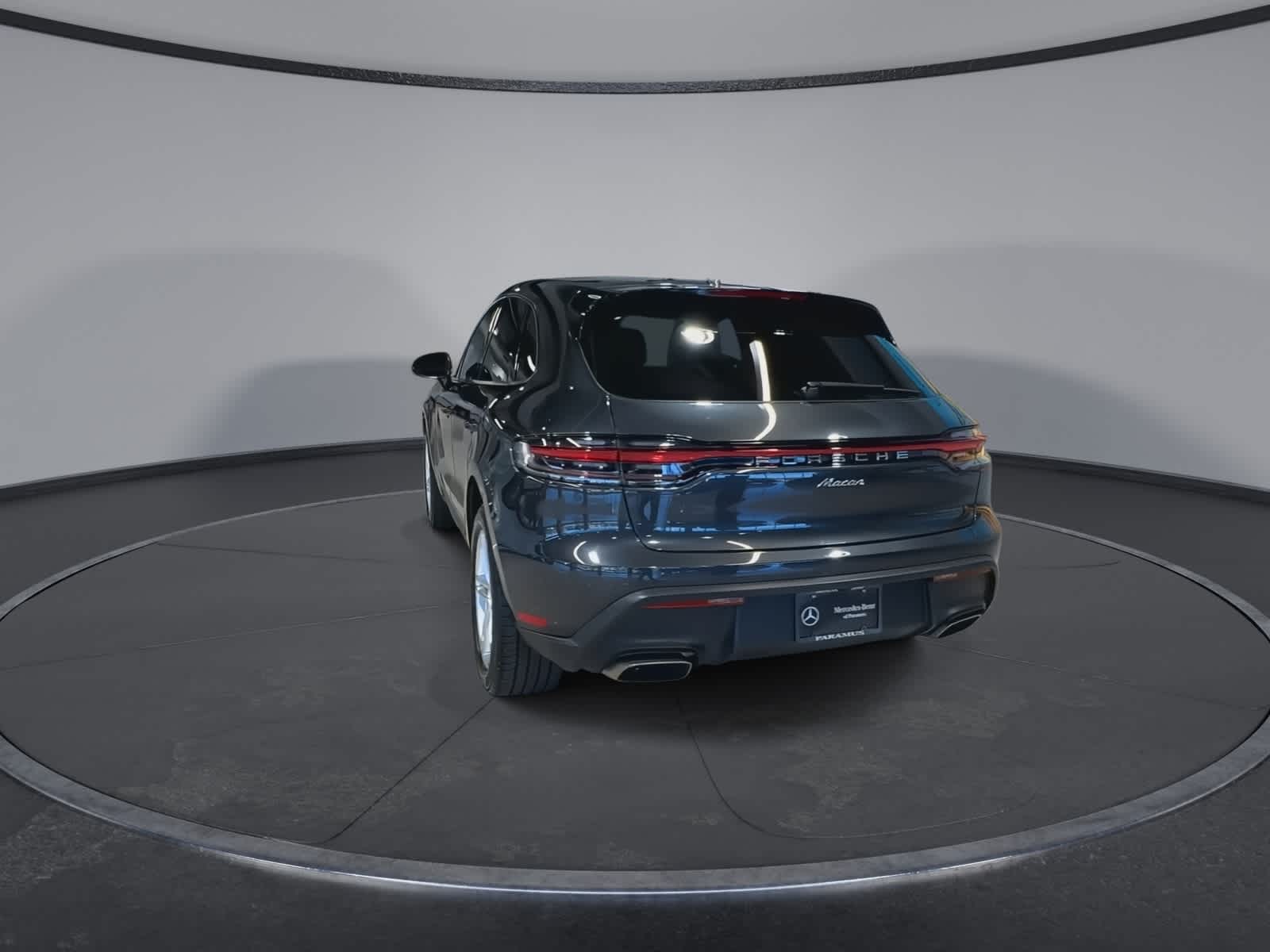 Thumbnail: 2023 Porsche Macan - 9