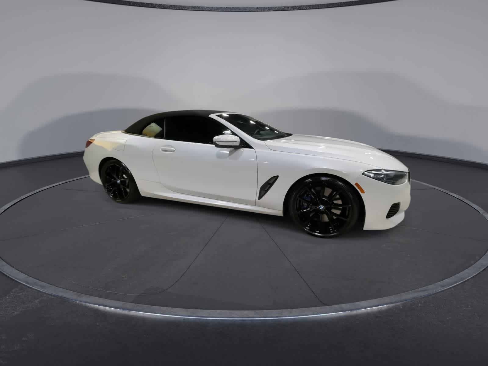 Thumbnail: 2019 BMW 8 Series - 2