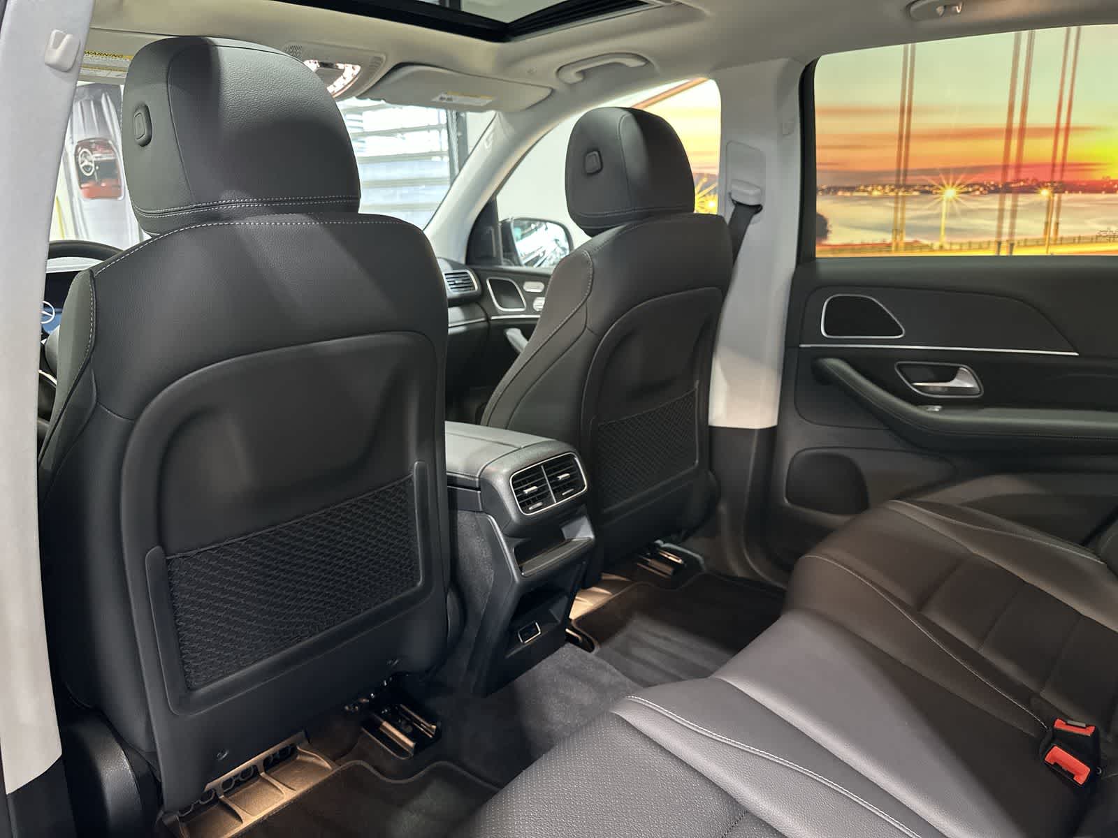 Thumbnail: 2026 Mercedes-Benz GLE - 24