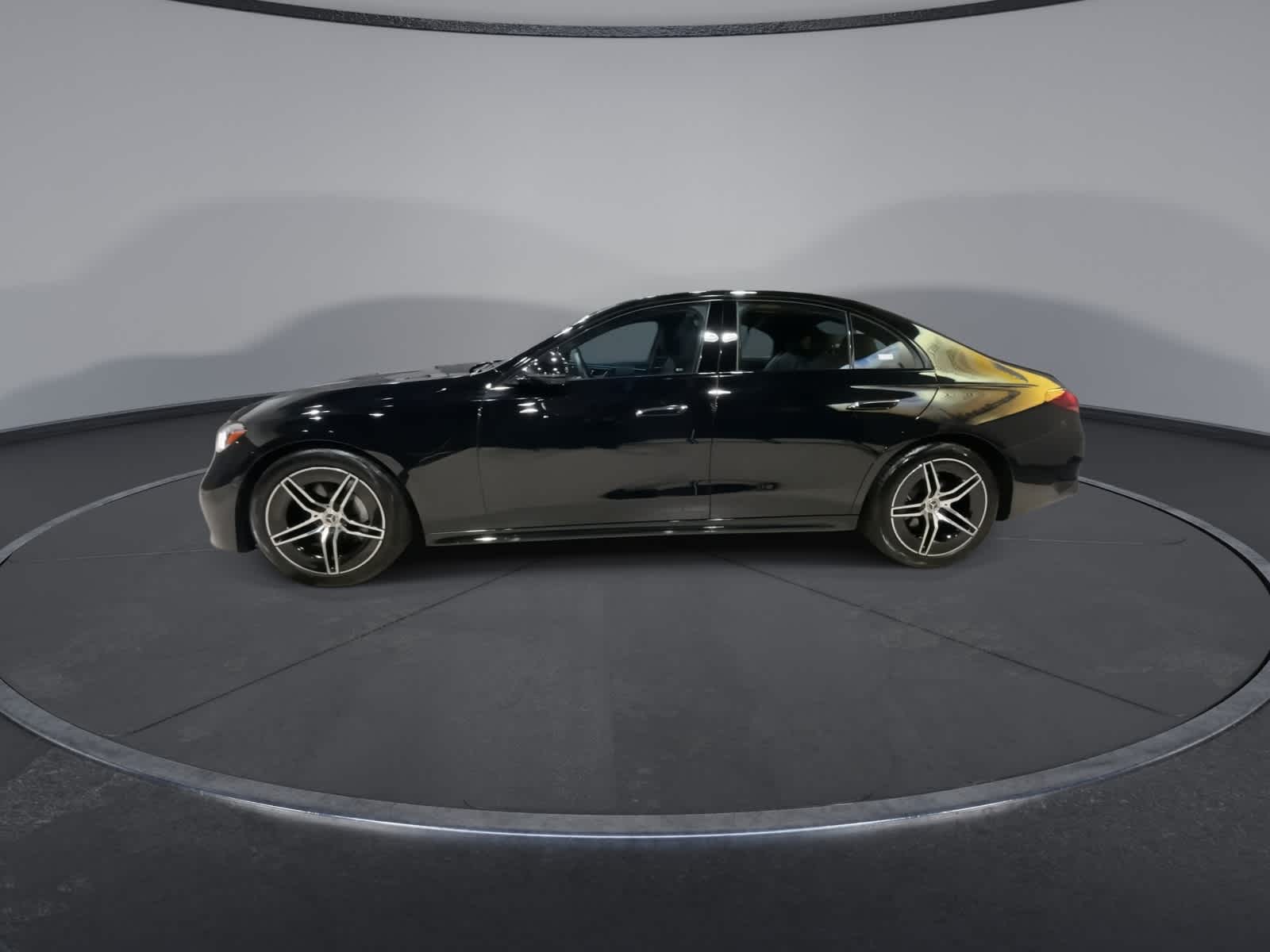 Thumbnail: 2025 Mercedes-Benz E-Class - 7