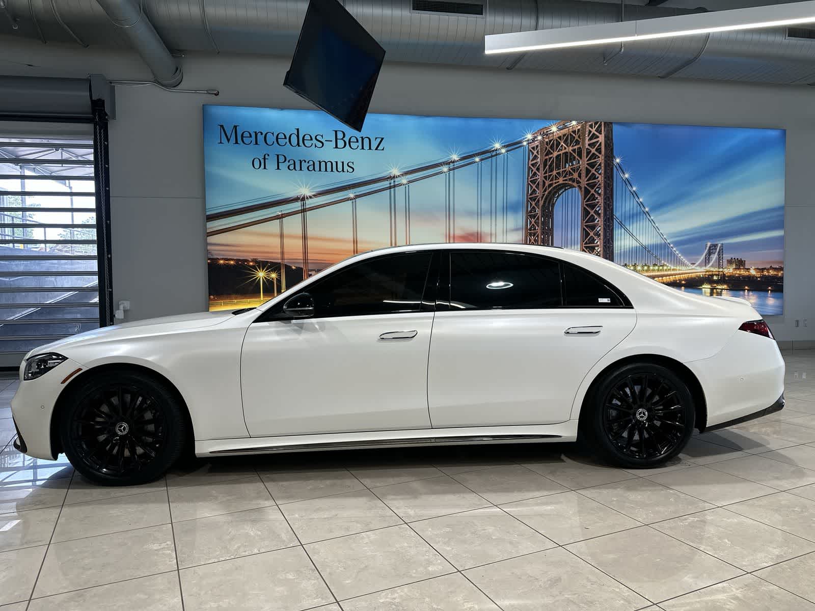 Thumbnail: 2023 Mercedes-Benz S-Class - 15