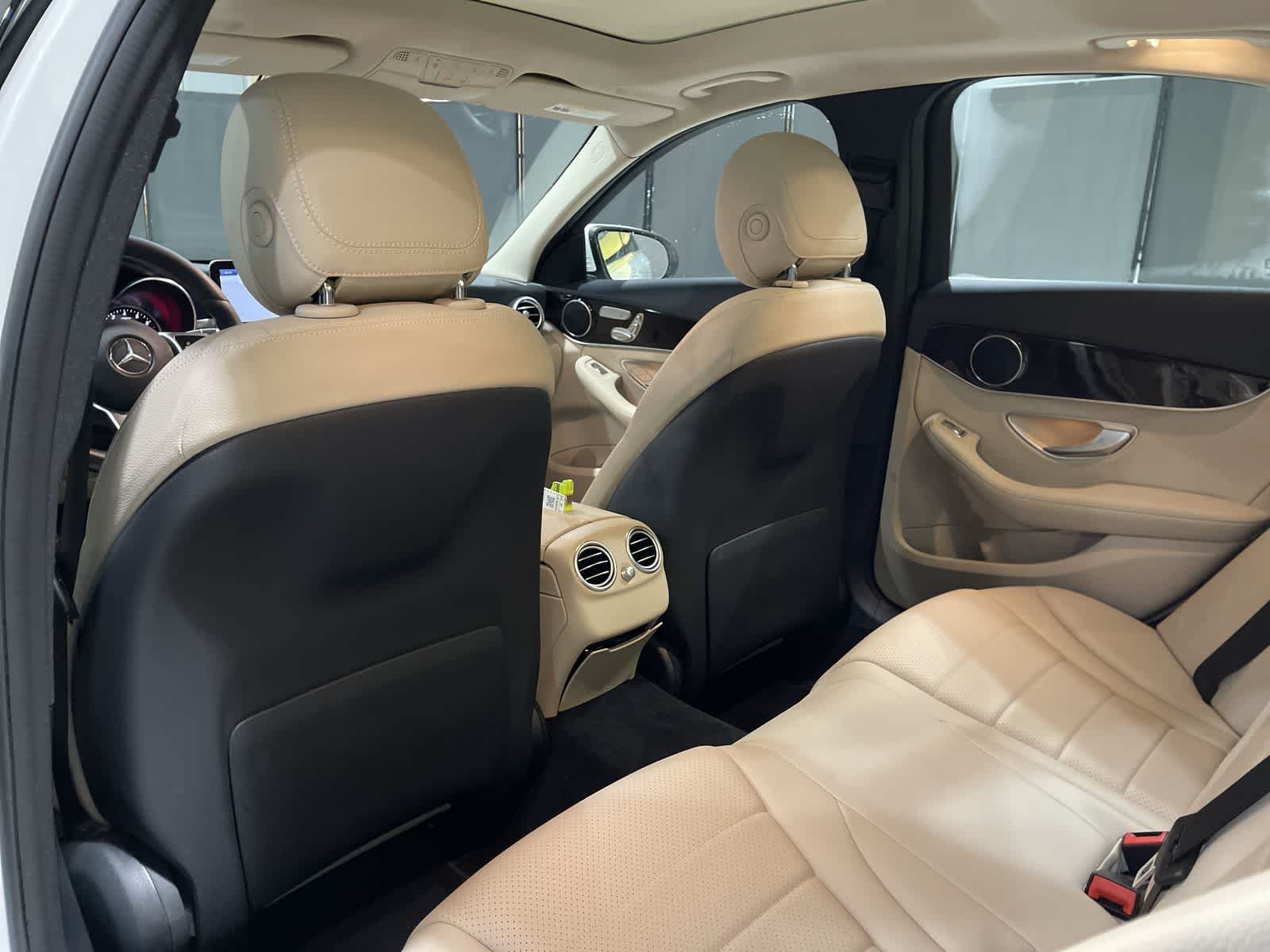 Thumbnail: 2020 Mercedes-Benz C-Class - 24