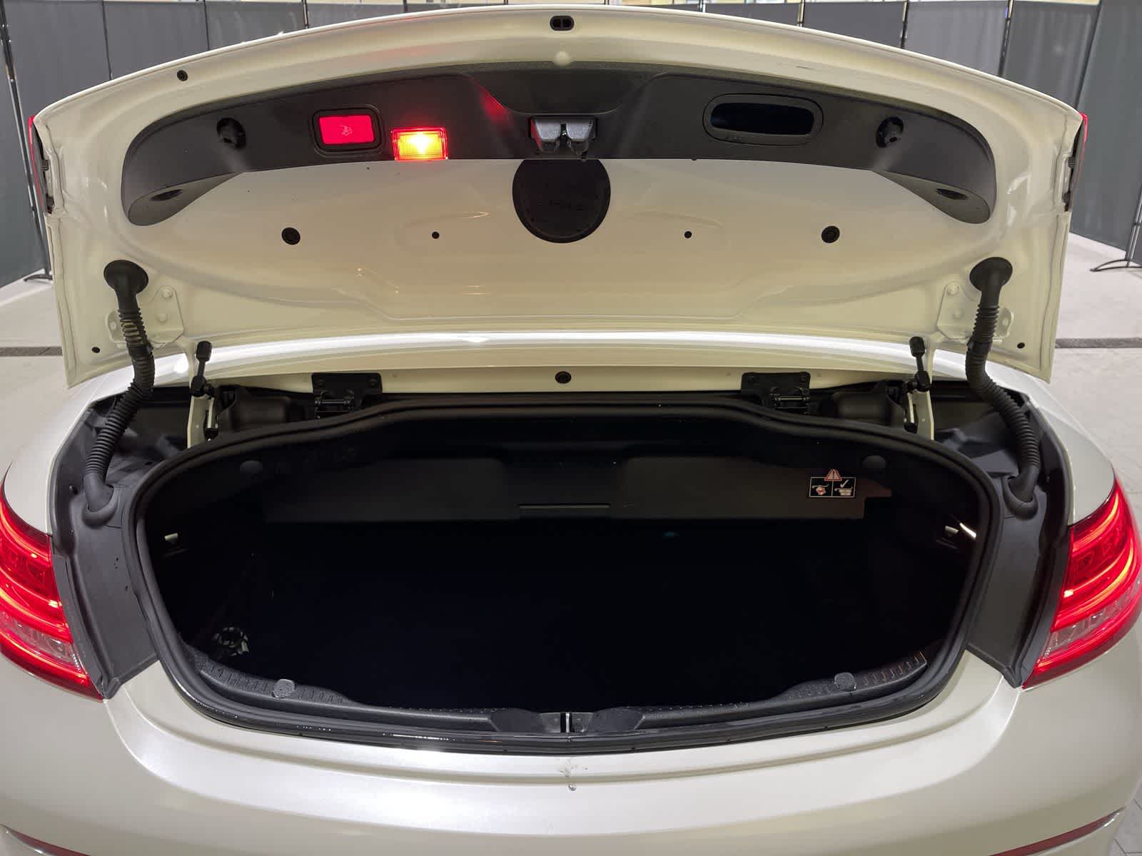 Thumbnail: 2018 Mercedes-Benz C-Class - 31