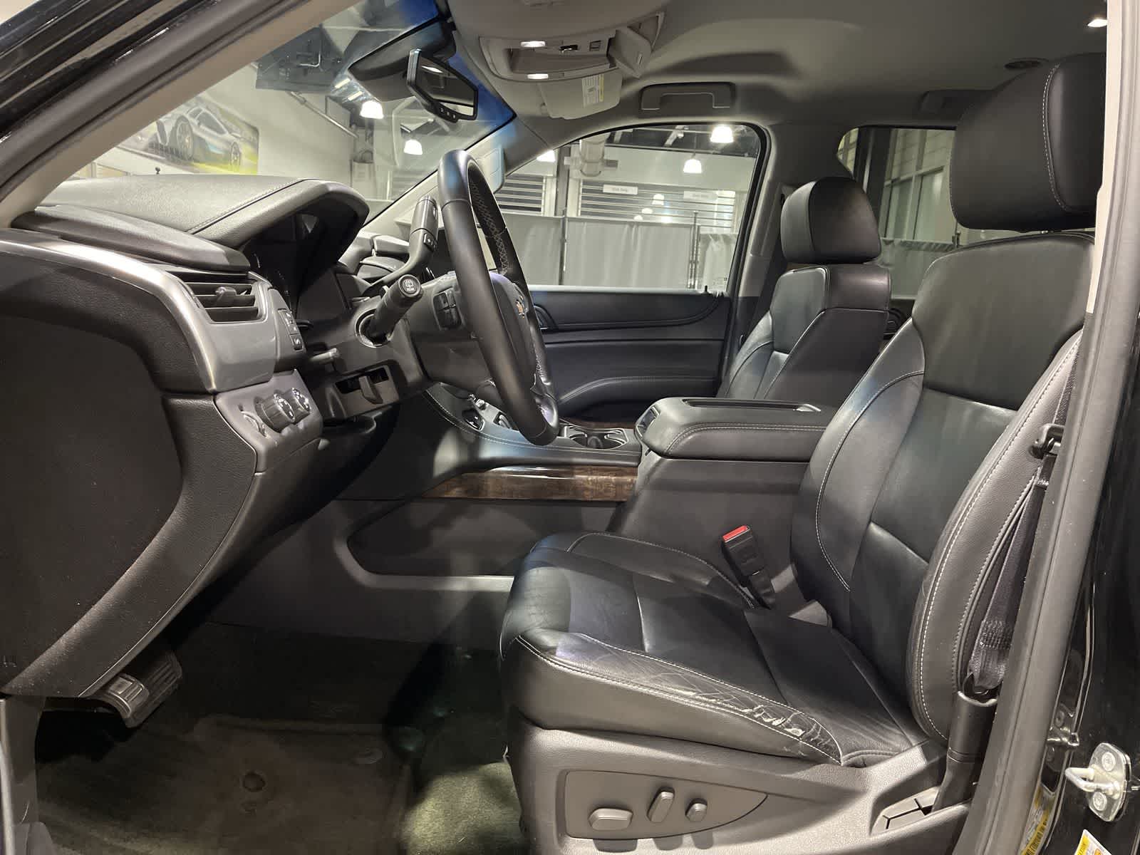 Thumbnail: 2016 Chevrolet Suburban - 23