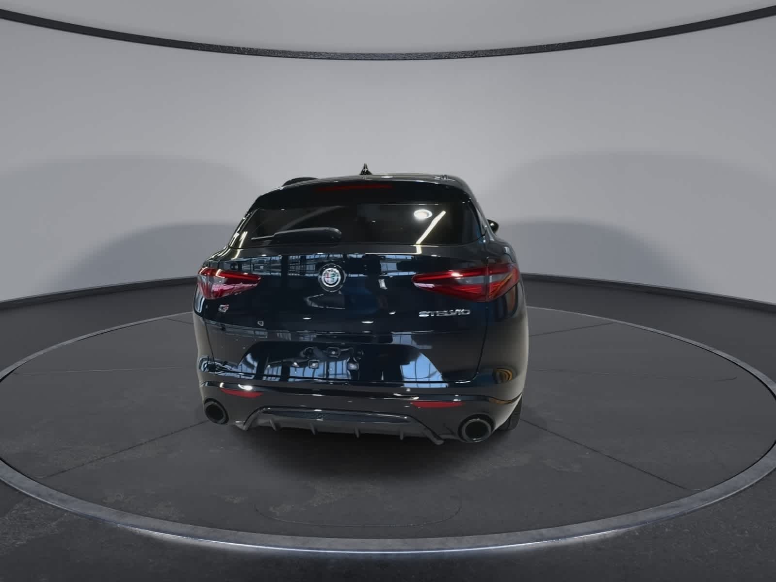 Thumbnail: 2022 Alfa Romeo Stelvio - 10