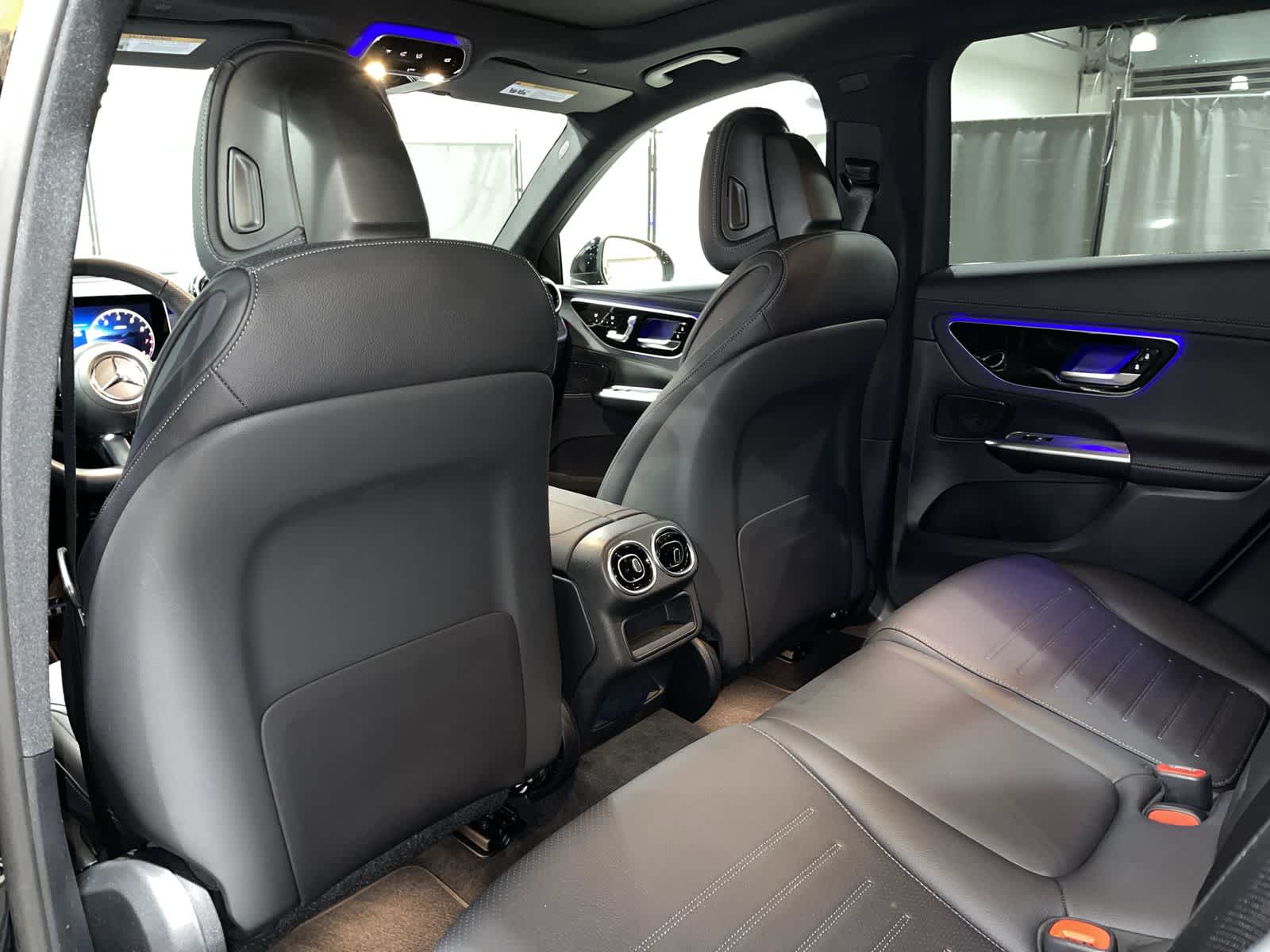 Thumbnail: 2025 Mercedes-Benz GLC - 24