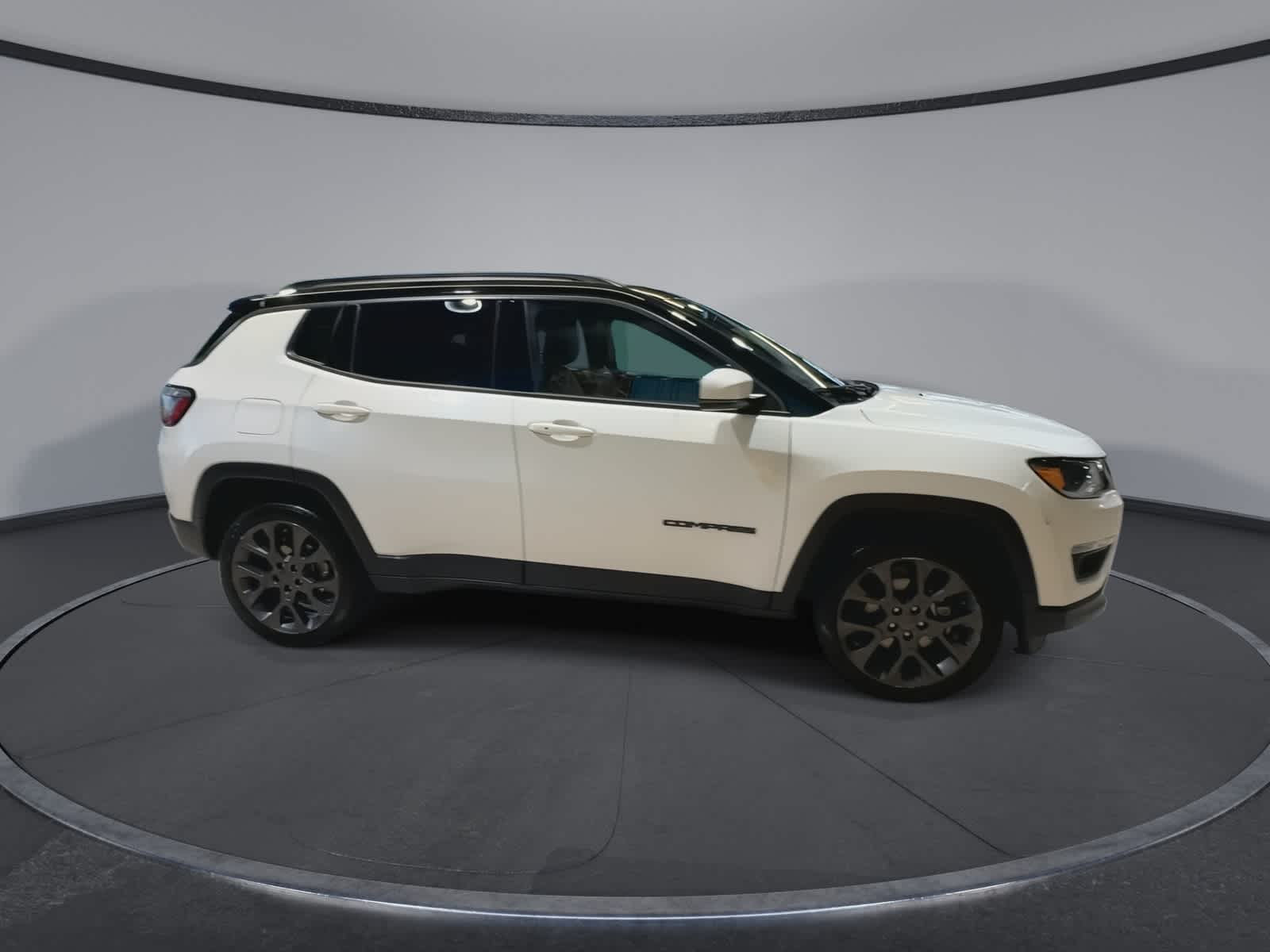 Thumbnail: 2020 Jeep Compass - 13