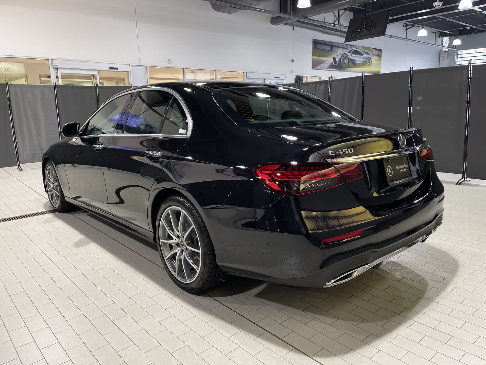 Thumbnail: 2022 Mercedes-Benz E-Class - 16