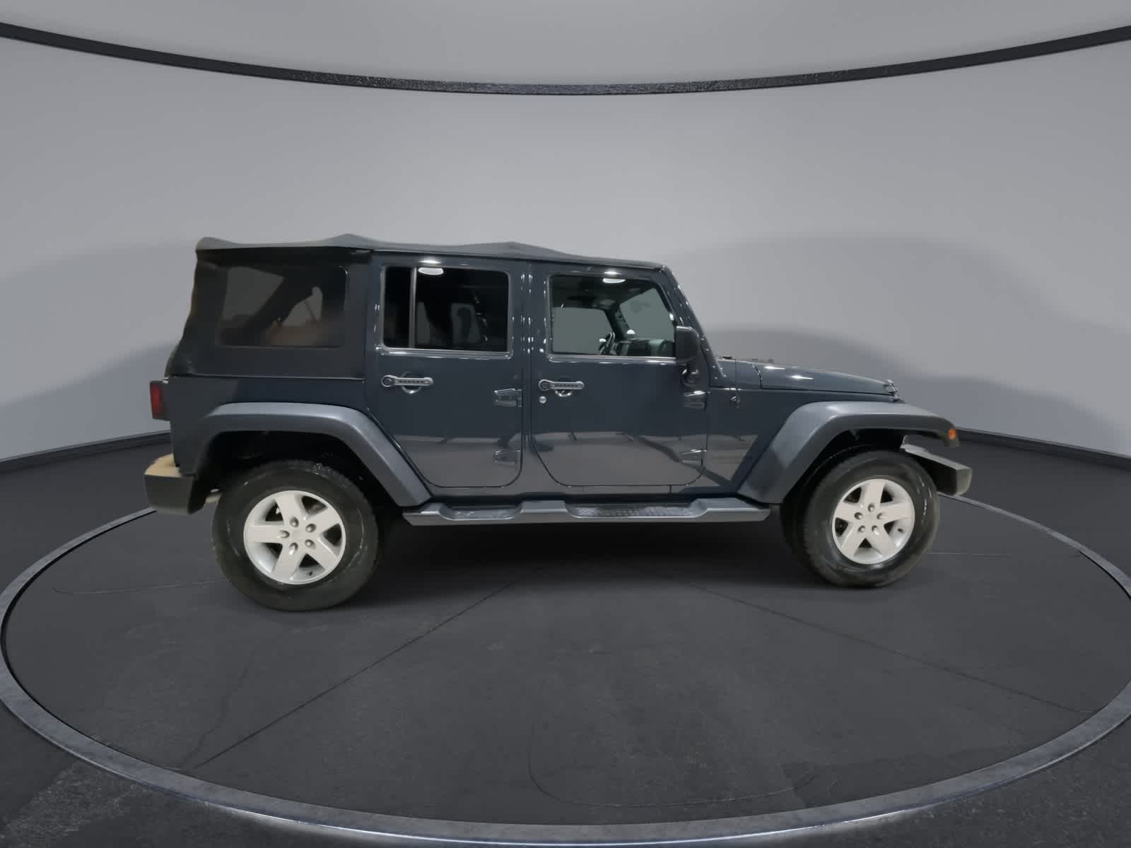 Thumbnail: 2016 Jeep Wrangler - 13