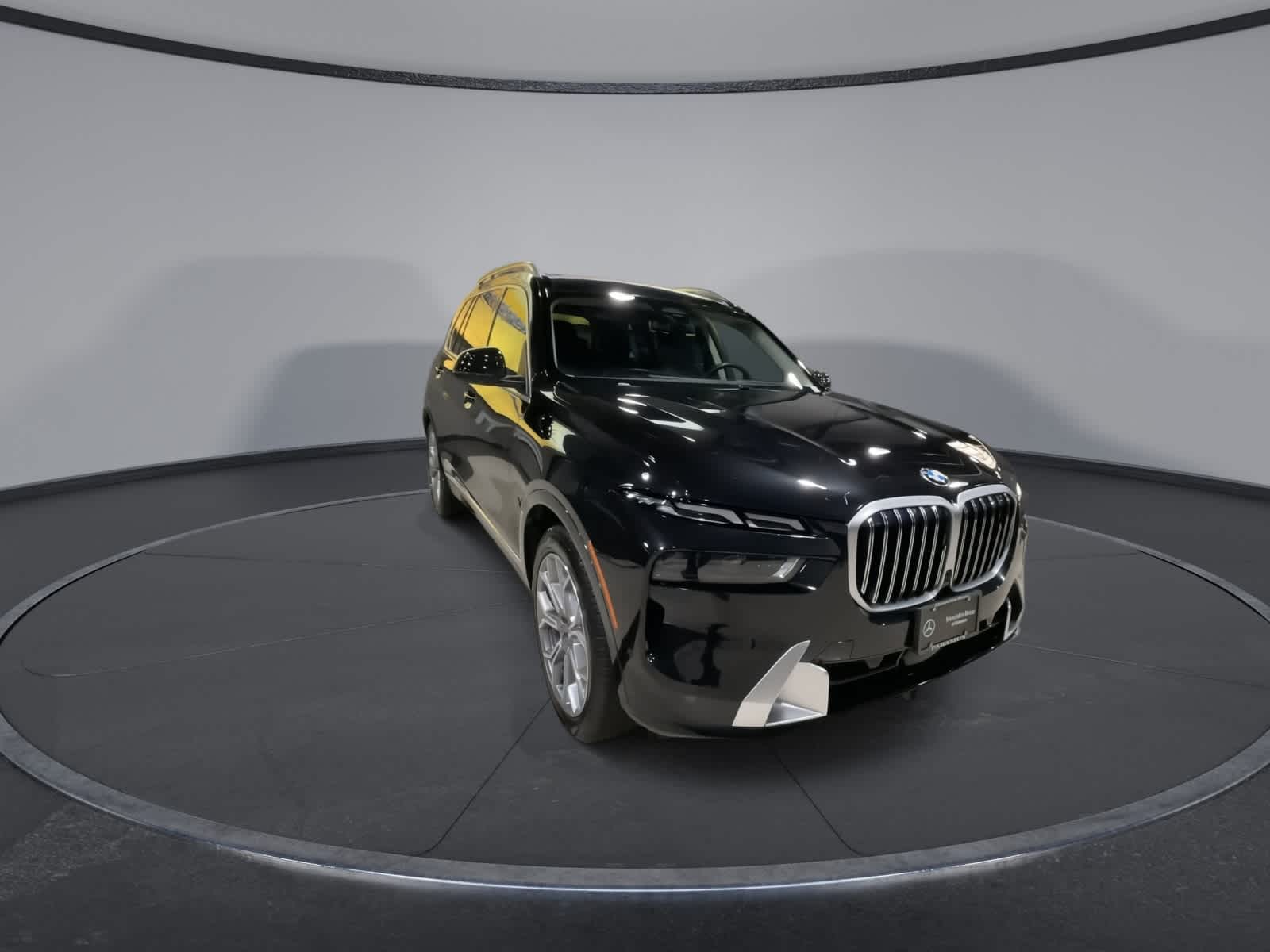 Thumbnail: 2023 BMW X7 - 3