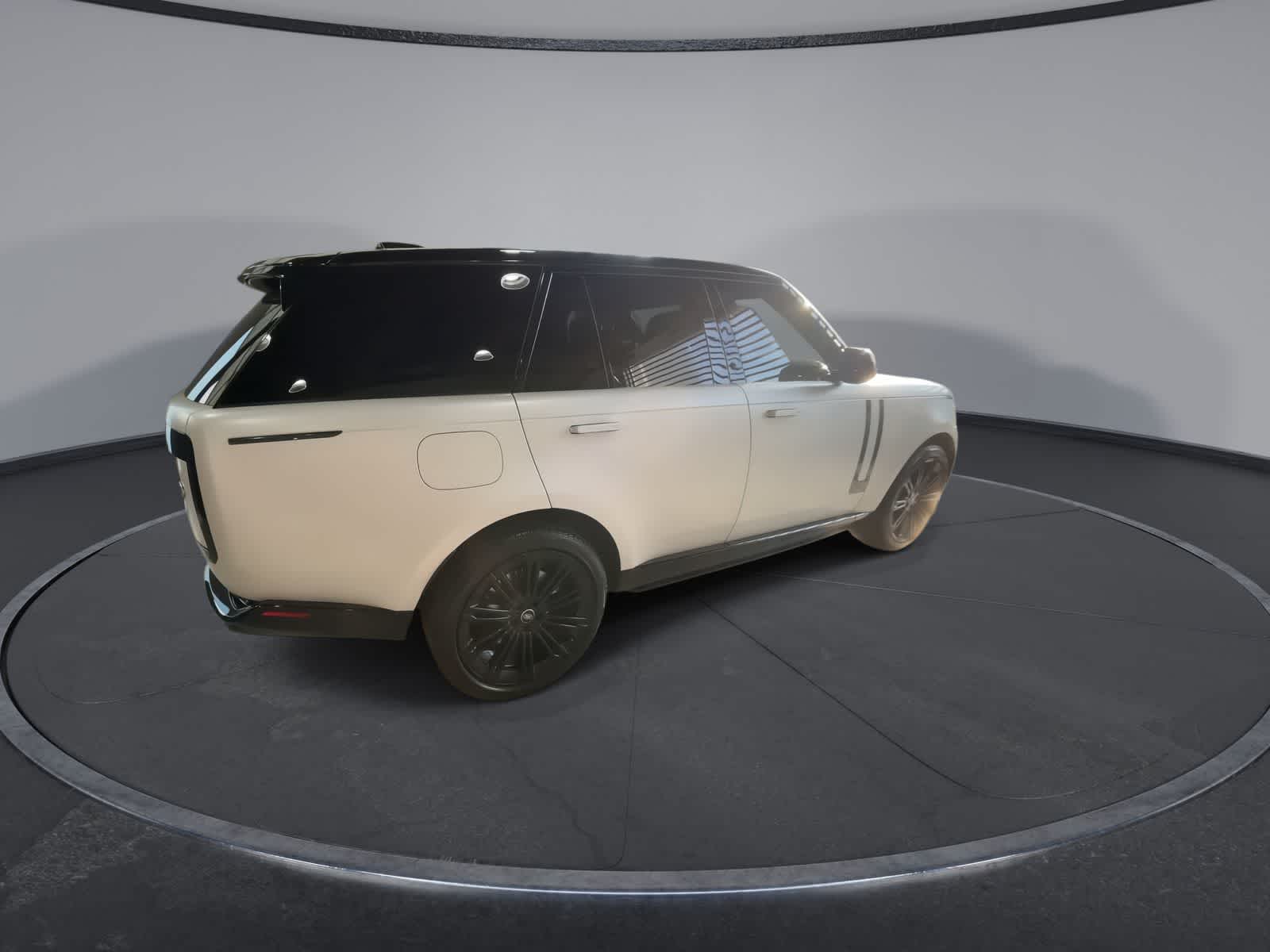 Thumbnail: 2023 Land Rover Range Rover - 13