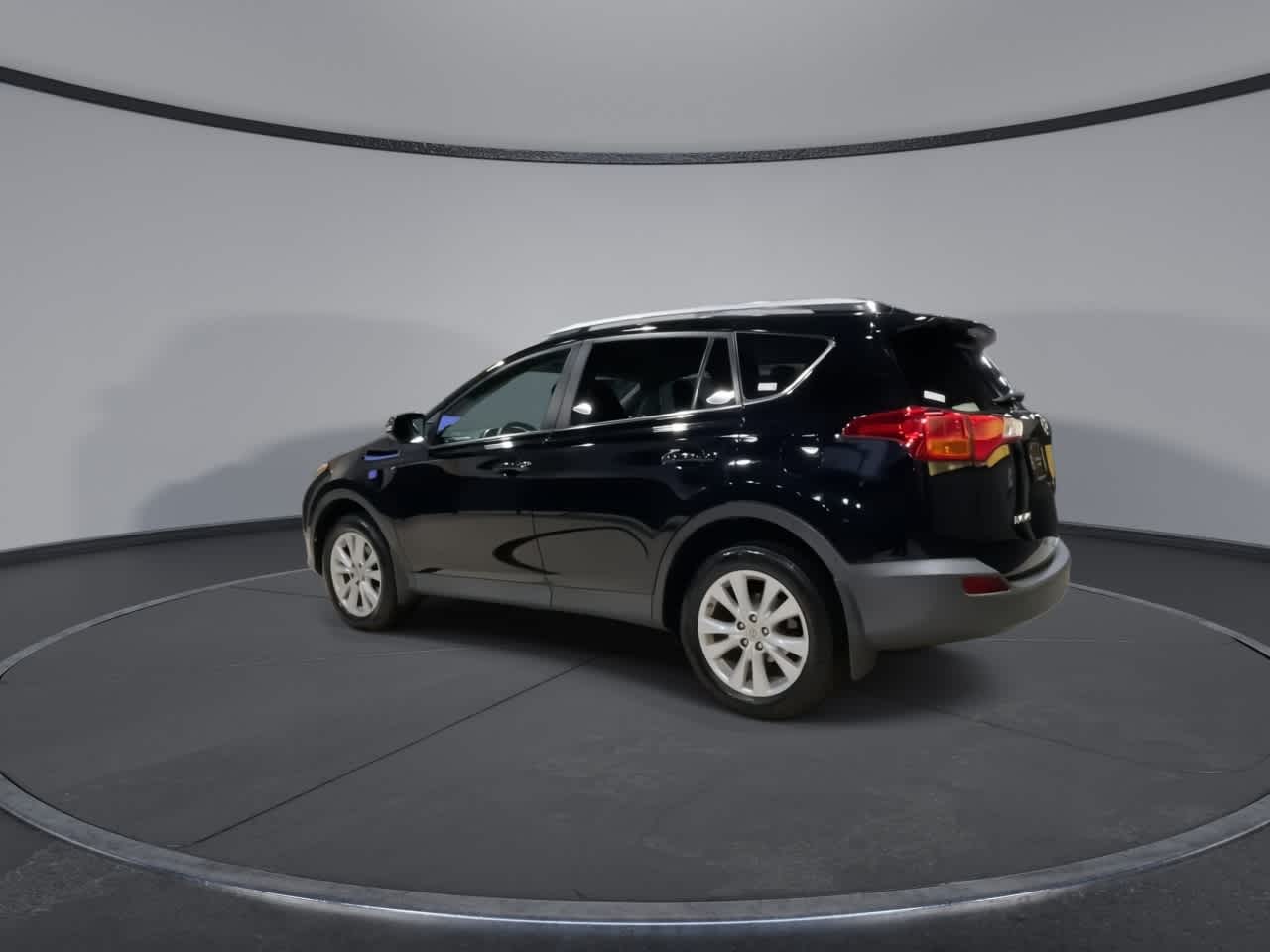 Thumbnail: 2015 Toyota RAV4 - 9
