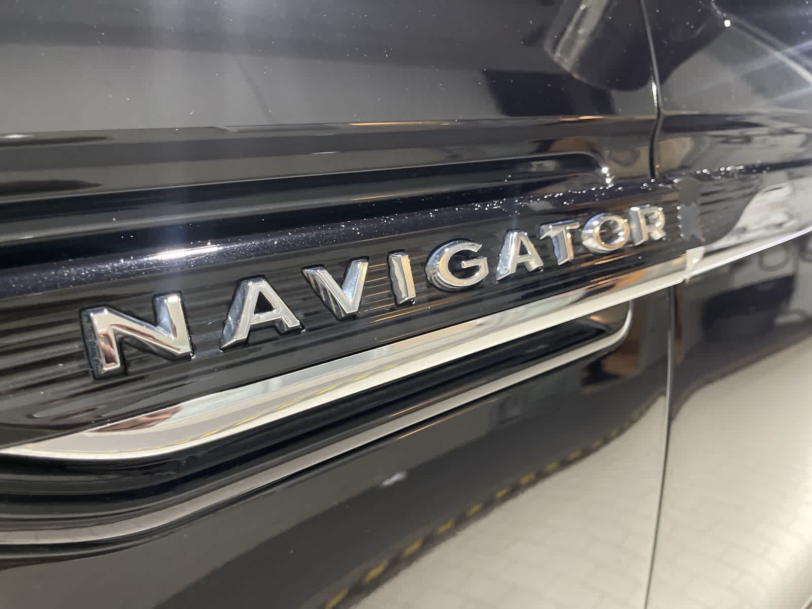 Thumbnail: 2023 Lincoln Navigator L - 19