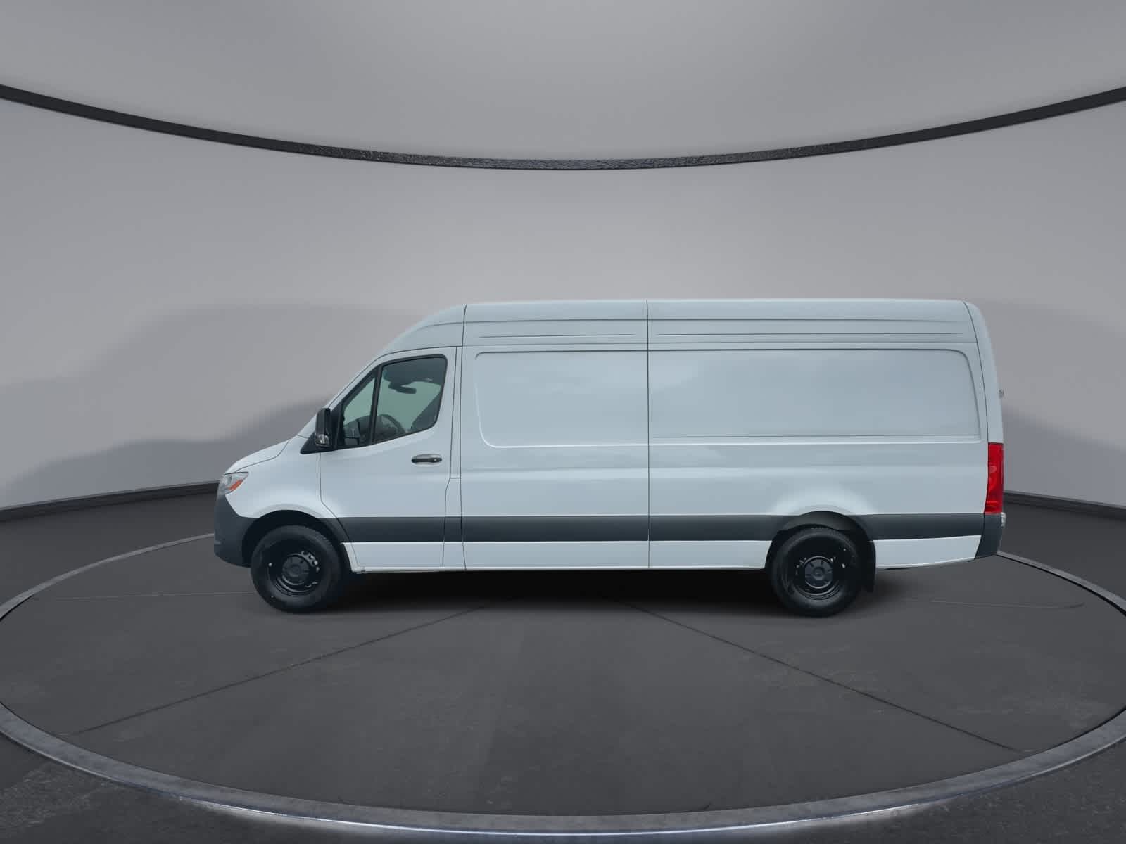 Thumbnail: 2025 Mercedes-Benz Sprinter - 10