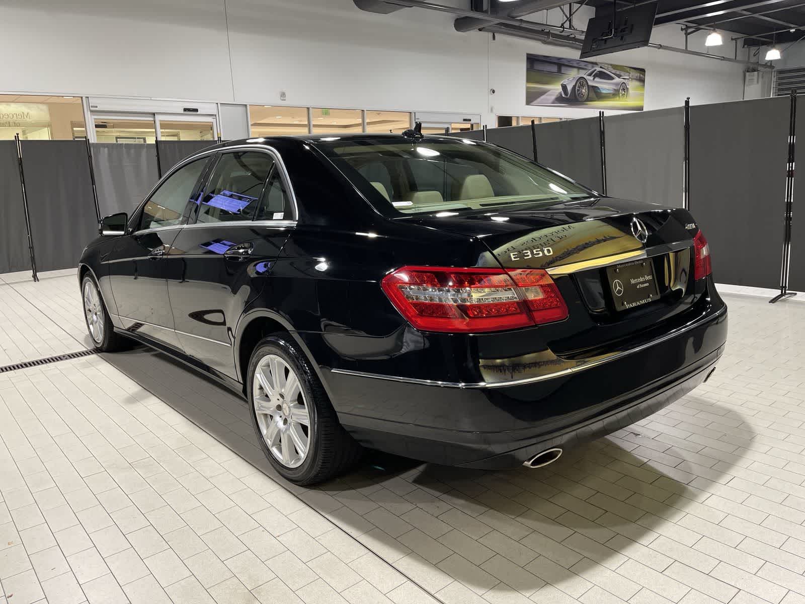 Thumbnail: 2013 Mercedes-Benz E-Class - 16
