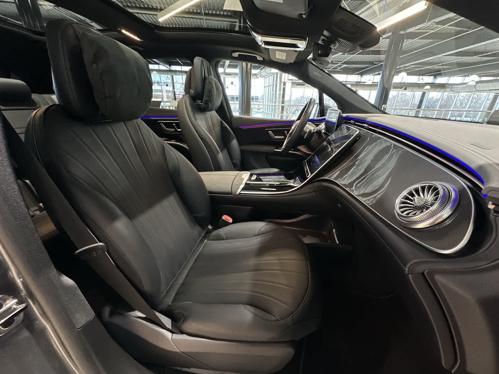 Thumbnail: 2023 Mercedes-Benz EQS - 25