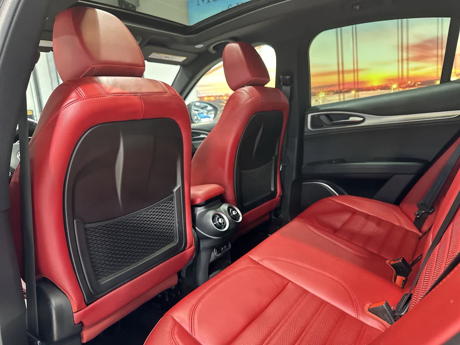 Thumbnail: 2022 Alfa Romeo Stelvio - 24