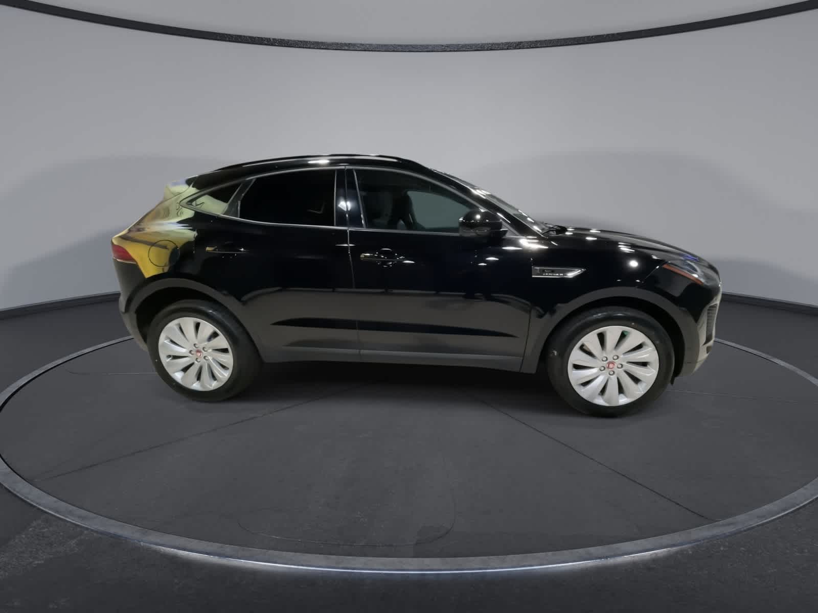 Thumbnail: 2020 Jaguar E-Pace - 13
