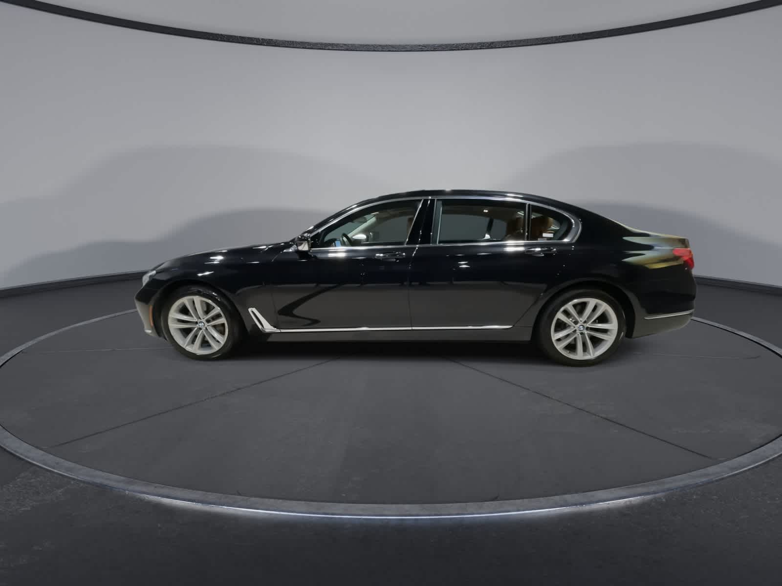 Thumbnail: 2016 BMW 7 Series - 7