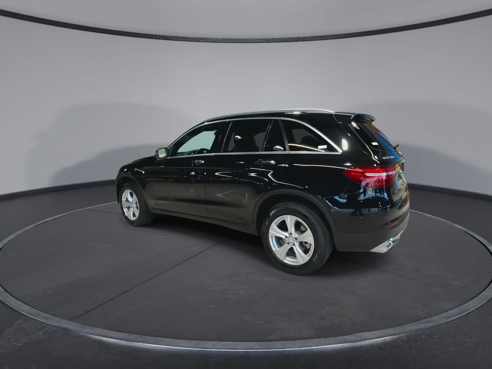 Thumbnail: 2017 Mercedes-Benz GLC - 8