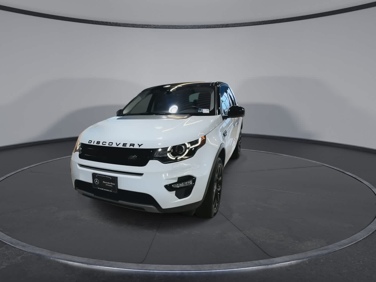 Thumbnail: 2017 Land Rover Discovery Sport - 4