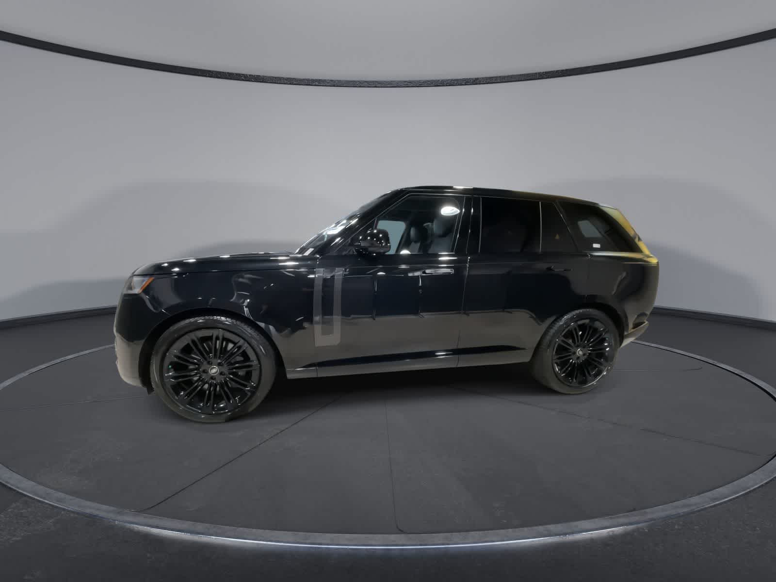 Thumbnail: 2023 Land Rover Range Rover - 7