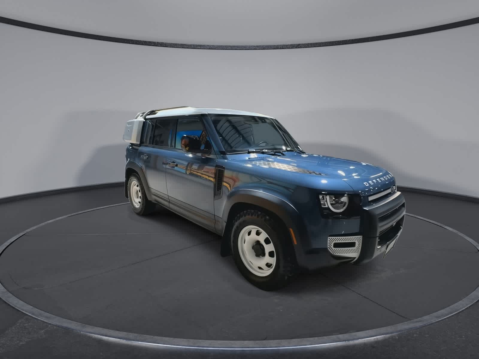 Thumbnail: 2020 Land Rover Defender - 2