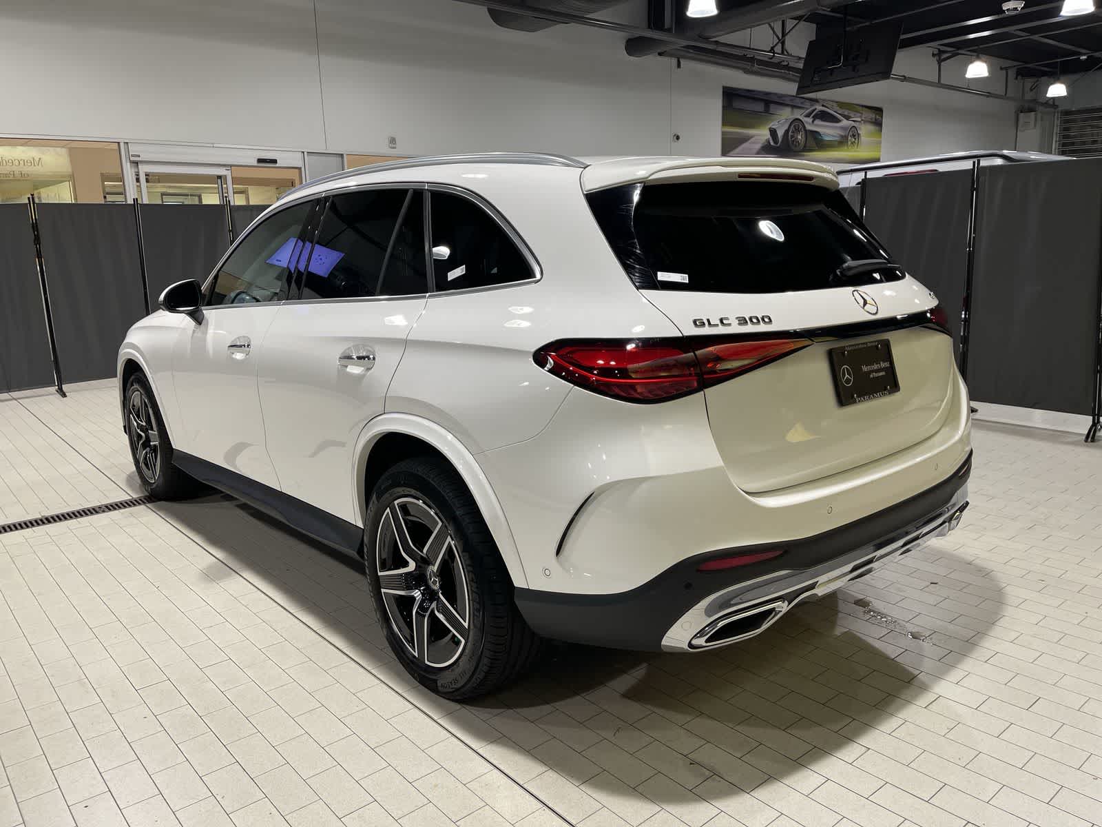 Thumbnail: 2025 Mercedes-Benz GLC - 16