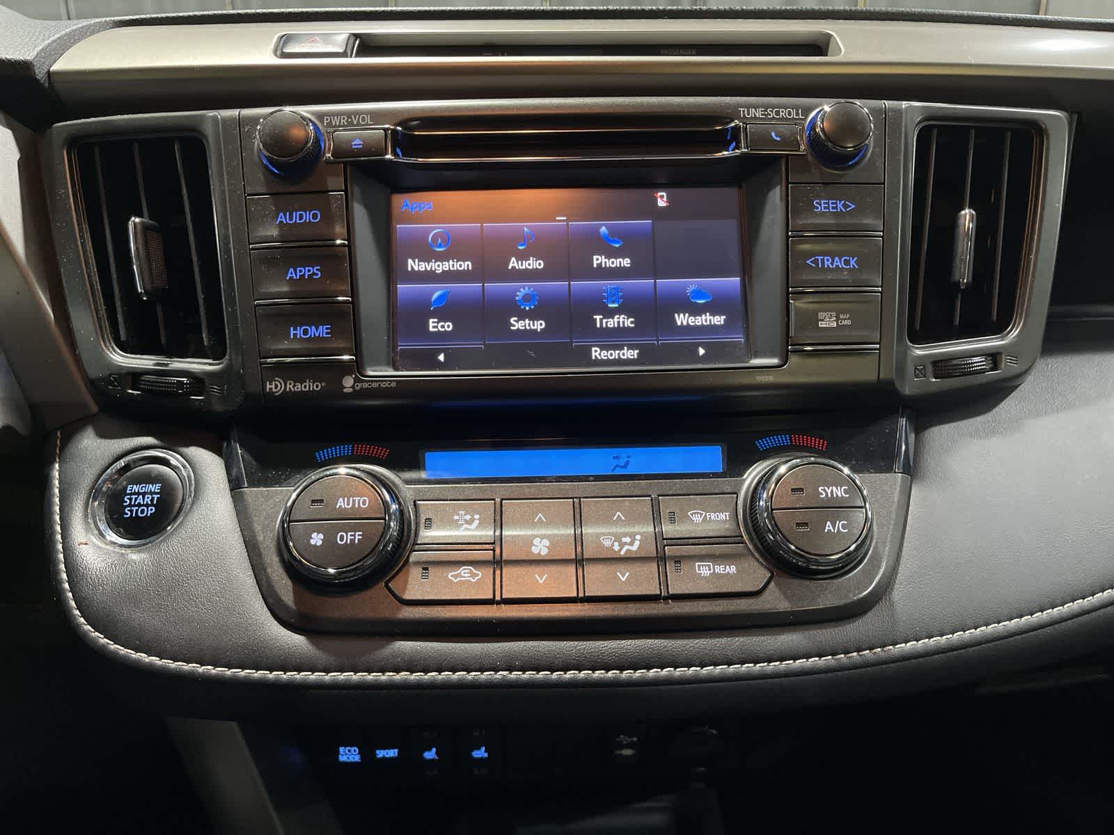 Thumbnail: 2015 Toyota RAV4 - 28