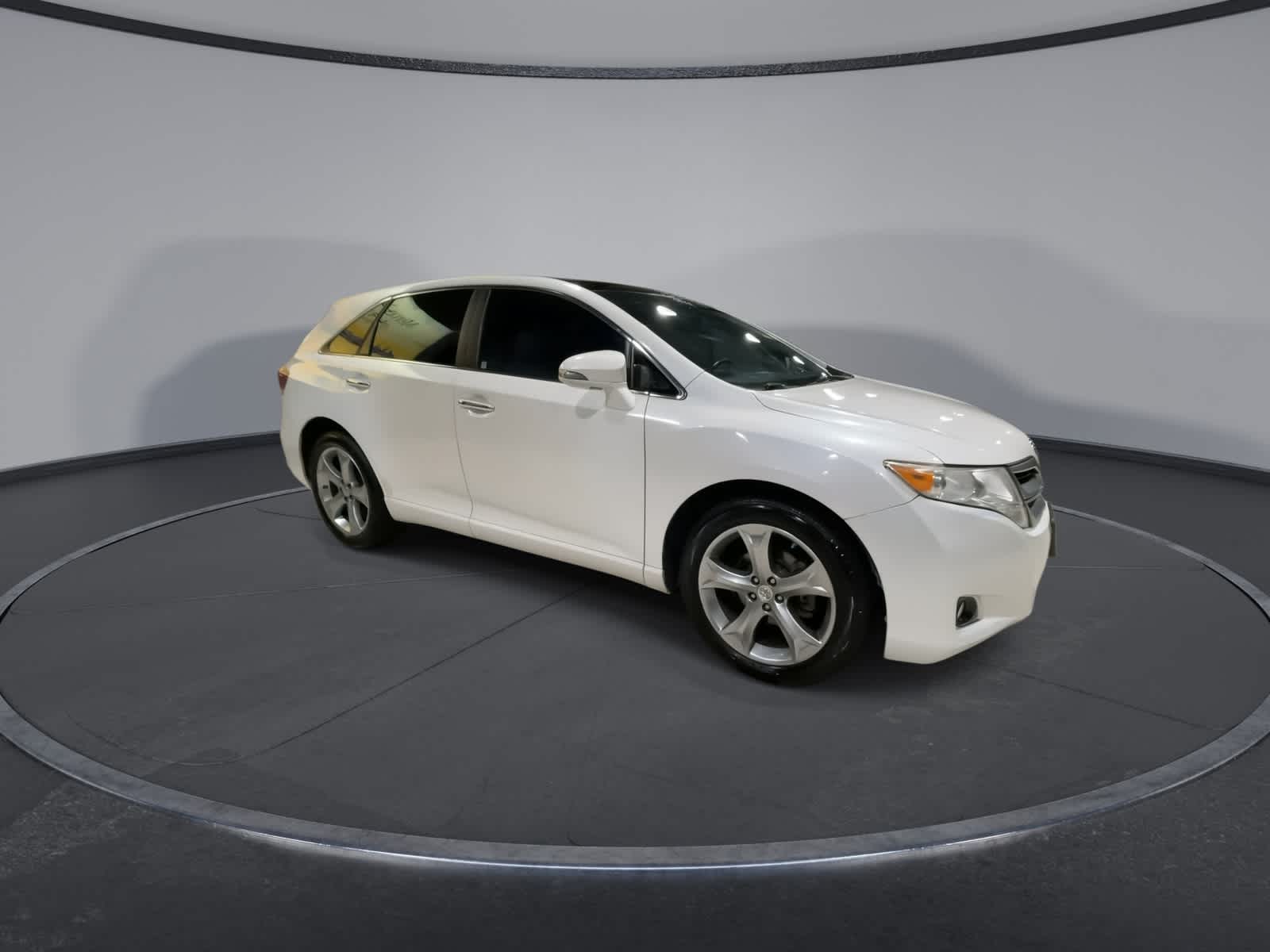 2015 Toyota Venza XLE photo 2