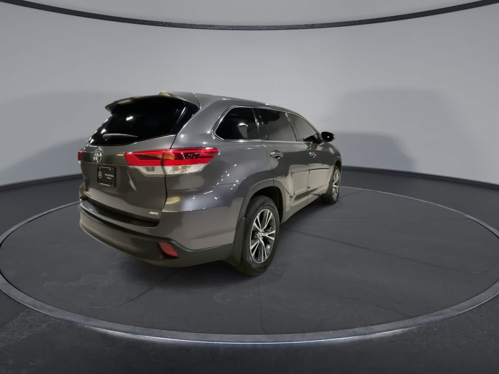 Thumbnail: 2017 Toyota Highlander - 11