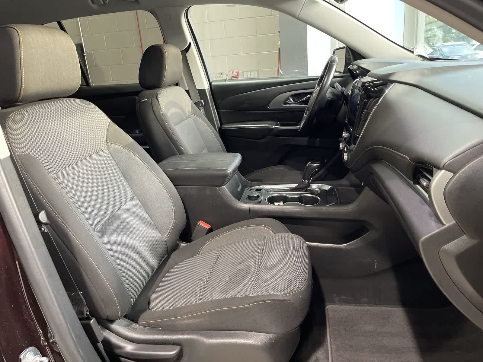 2020 Chevrolet Traverse LT 26