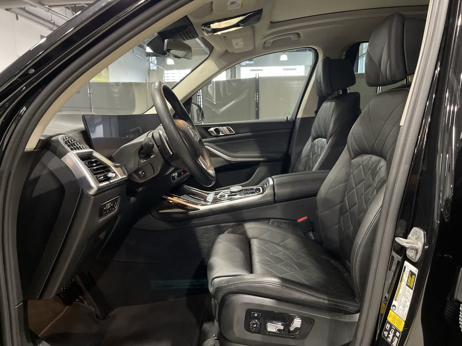 Thumbnail: 2023 BMW X7 - 14