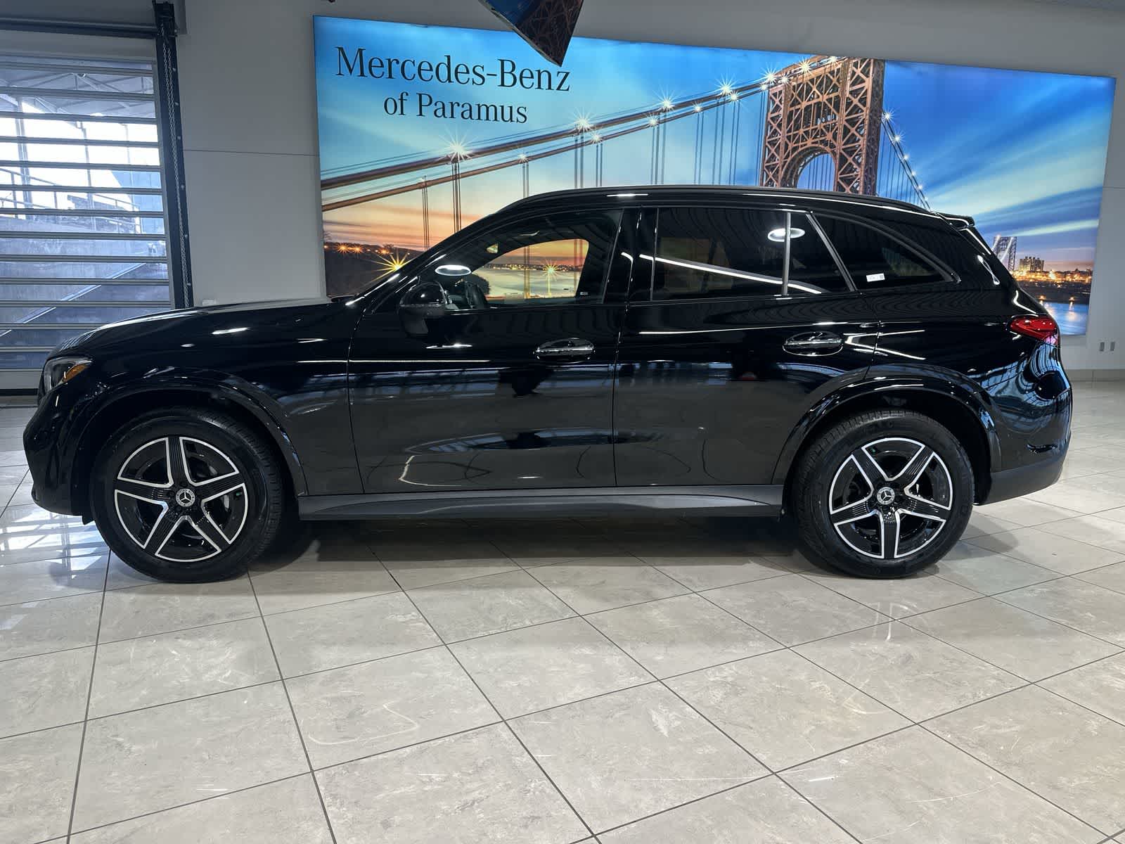 Thumbnail: 2025 Mercedes-Benz GLC - 15