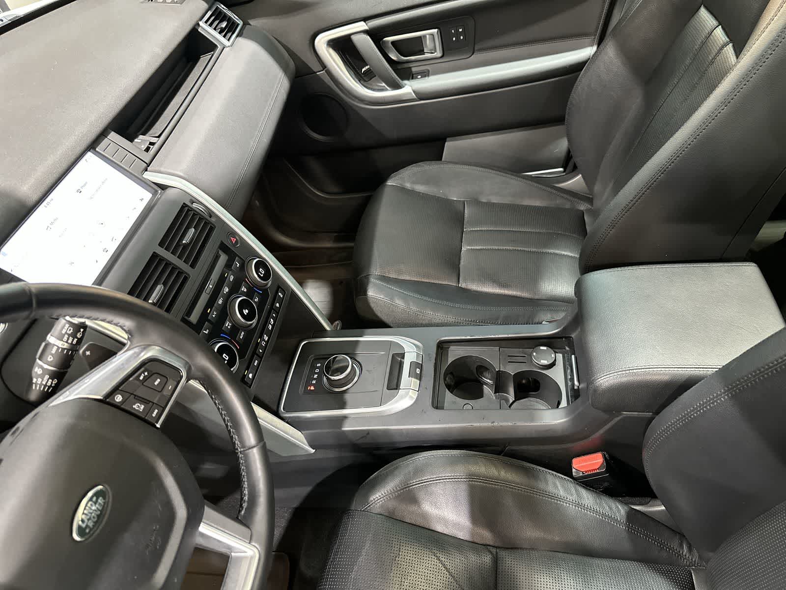Thumbnail: 2017 Land Rover Discovery Sport - 28