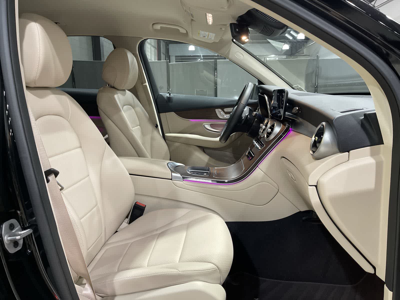 Thumbnail: 2022 Mercedes-Benz GLC - 26