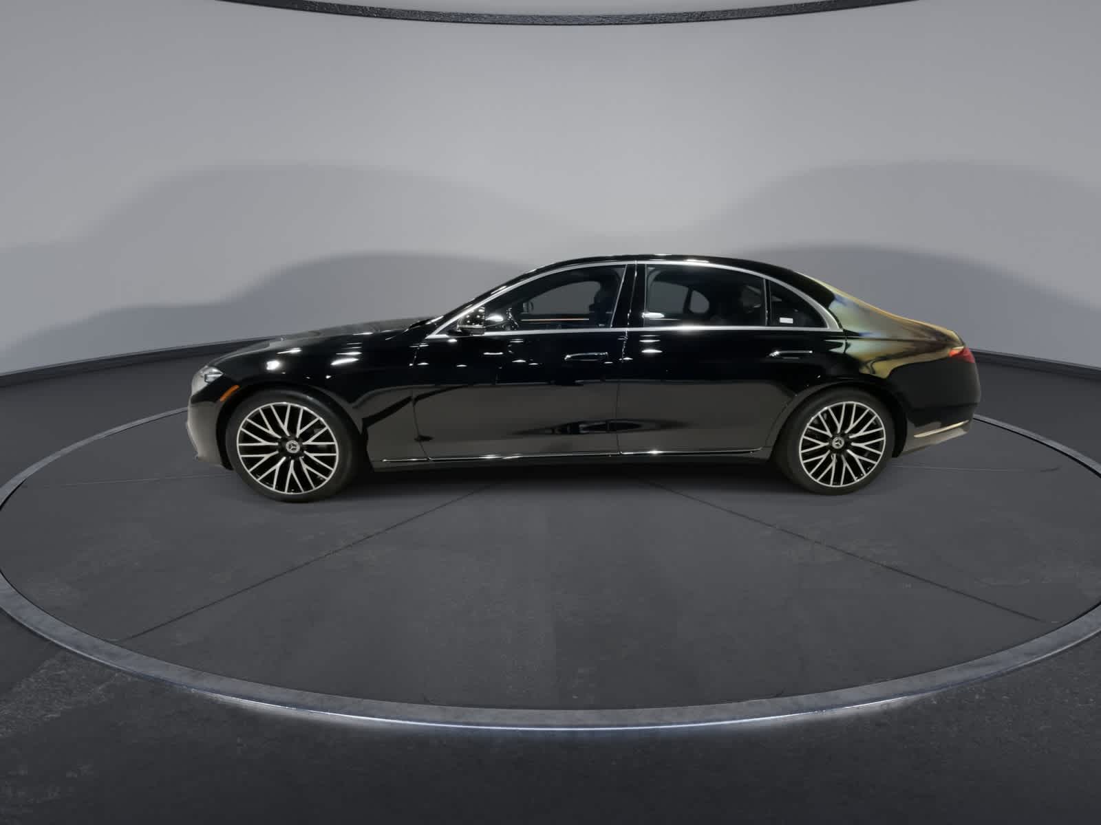 Thumbnail: 2023 Mercedes-Benz S-Class - 7