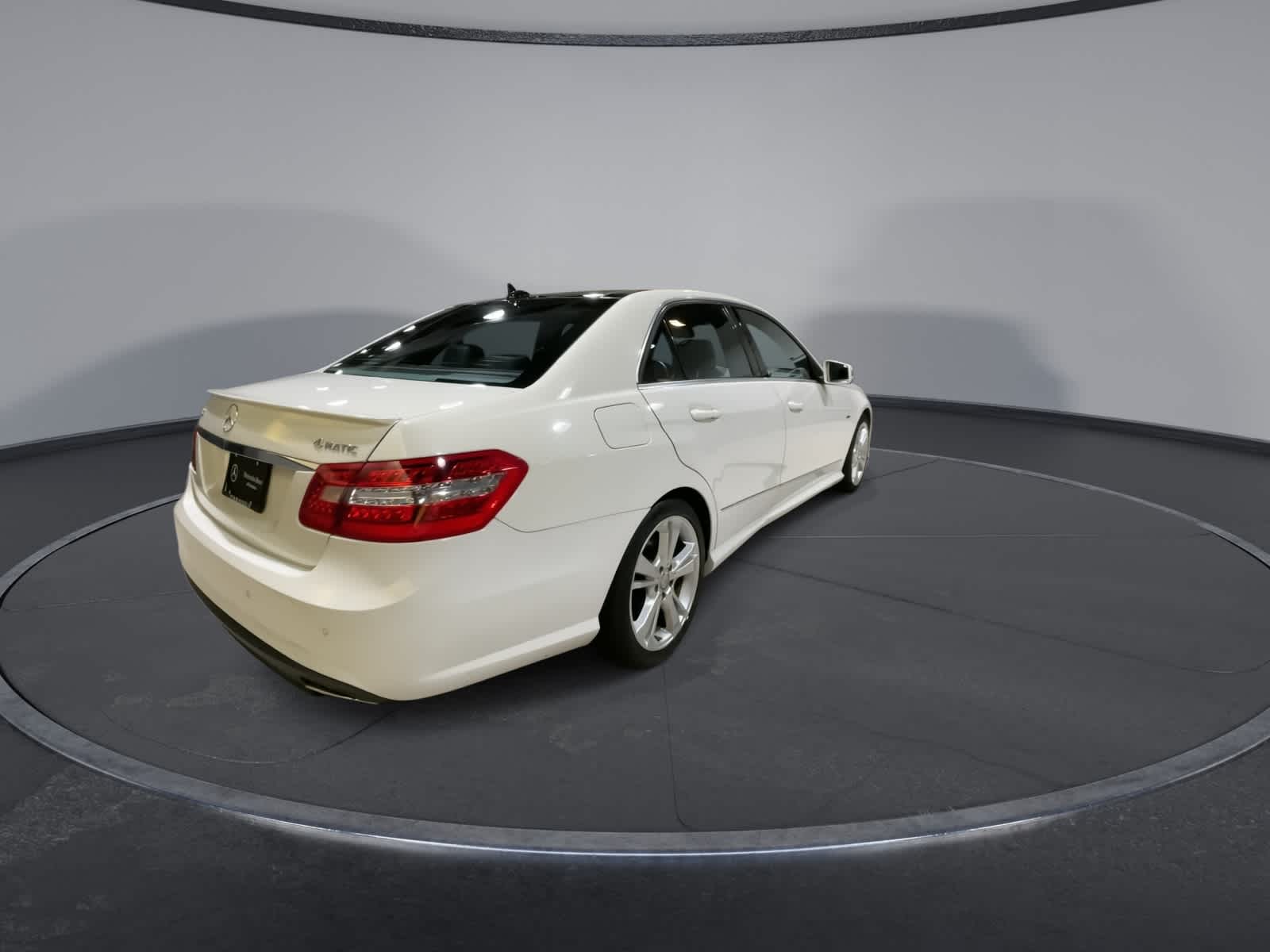 Thumbnail: 2012 Mercedes-Benz E-Class - 11