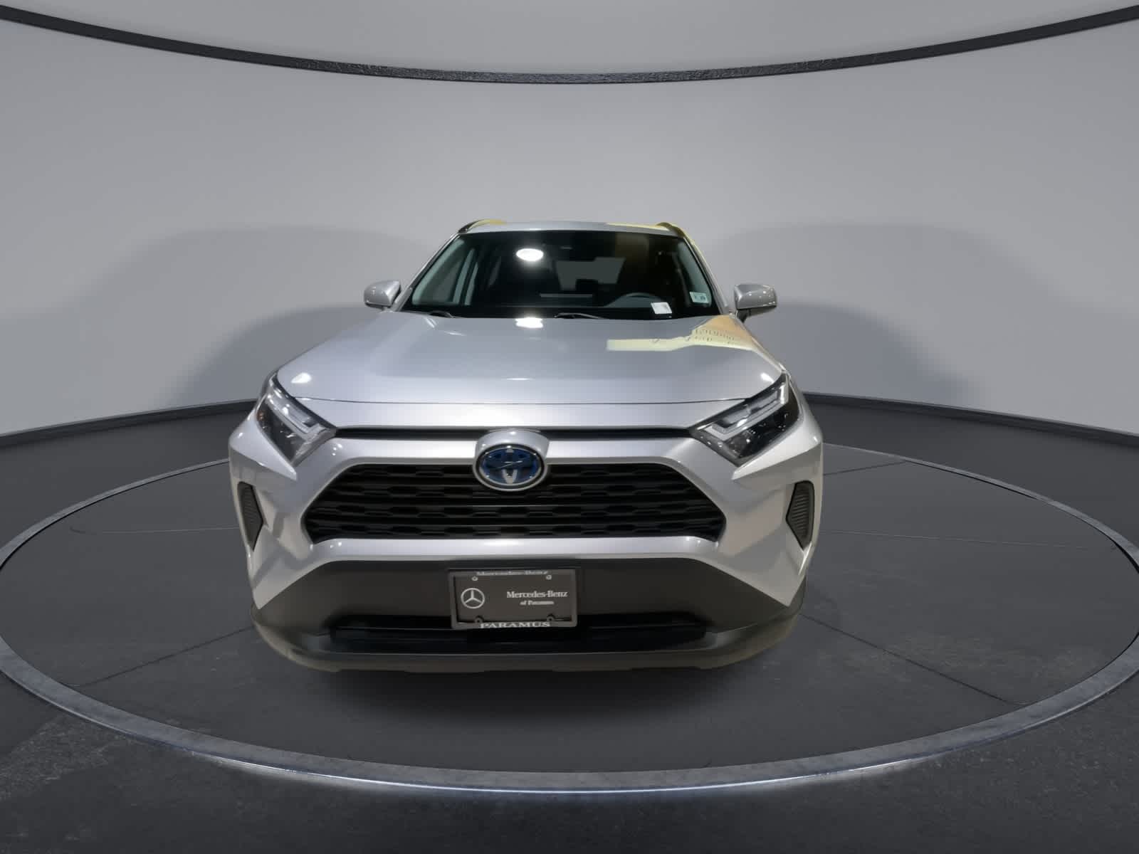 2024 Toyota RAV4 Hybrid XLE photo 4
