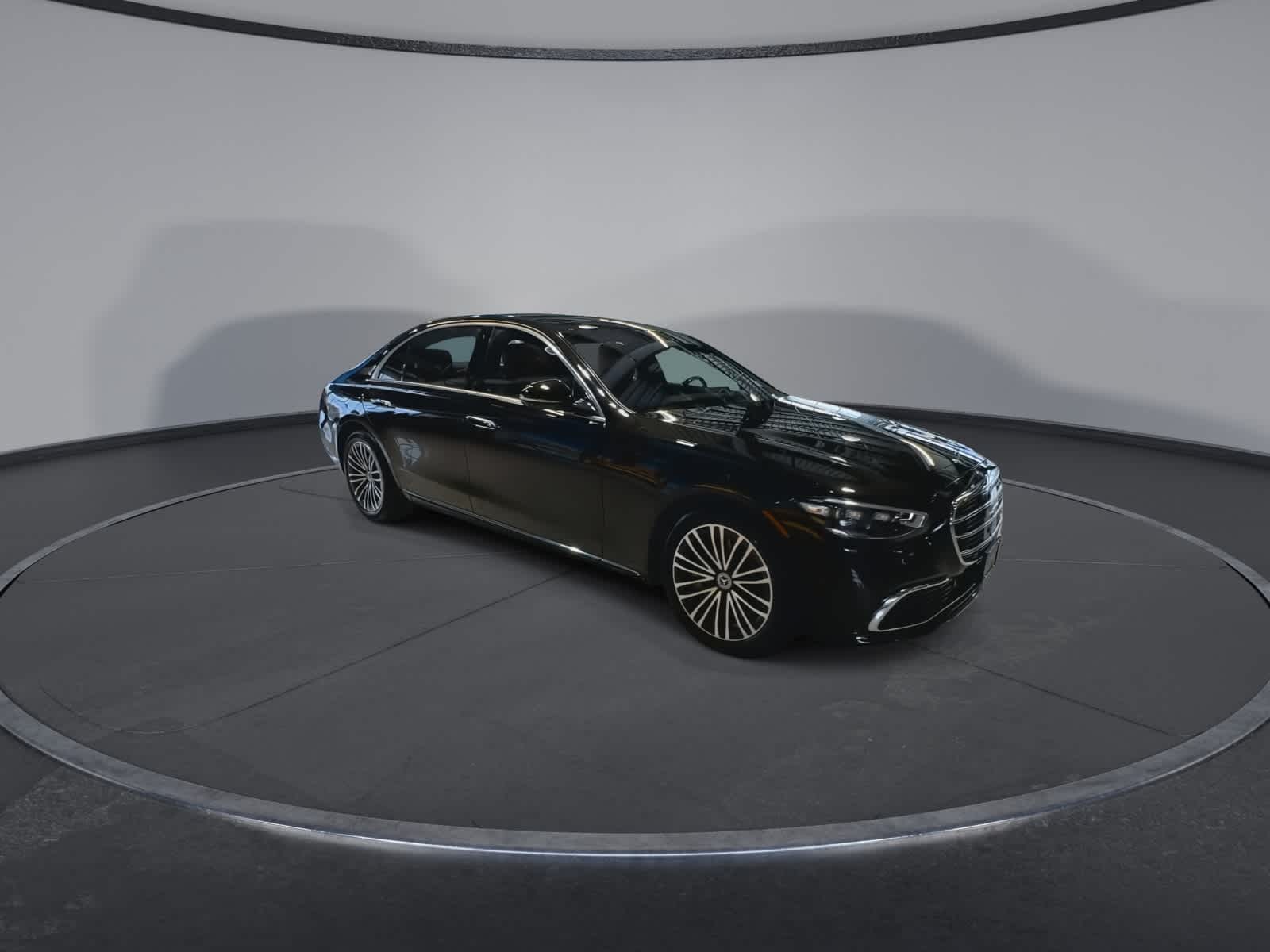 Thumbnail: 2022 Mercedes-Benz S-Class - 2