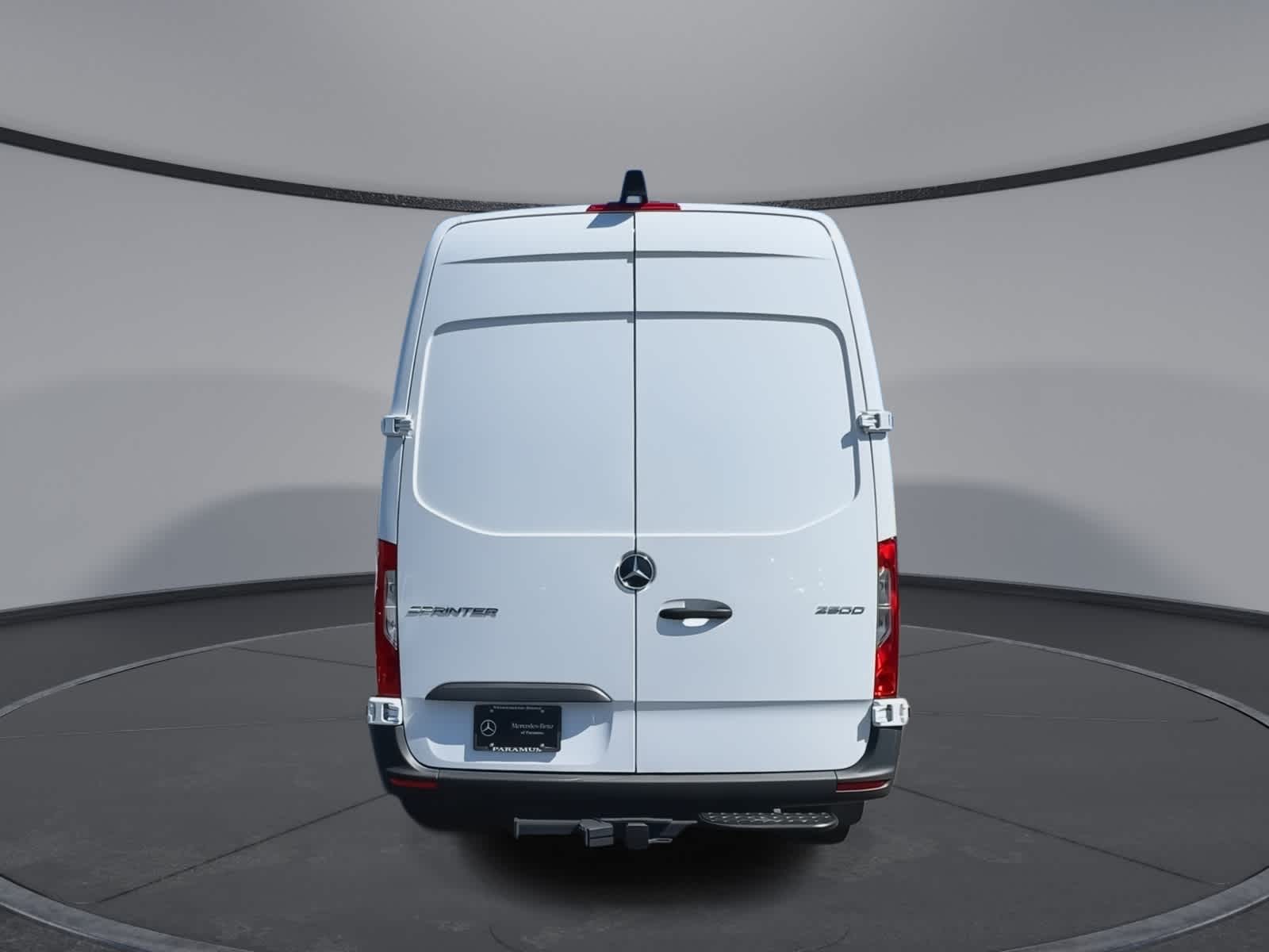Thumbnail: 2025 Mercedes-Benz Sprinter - 13