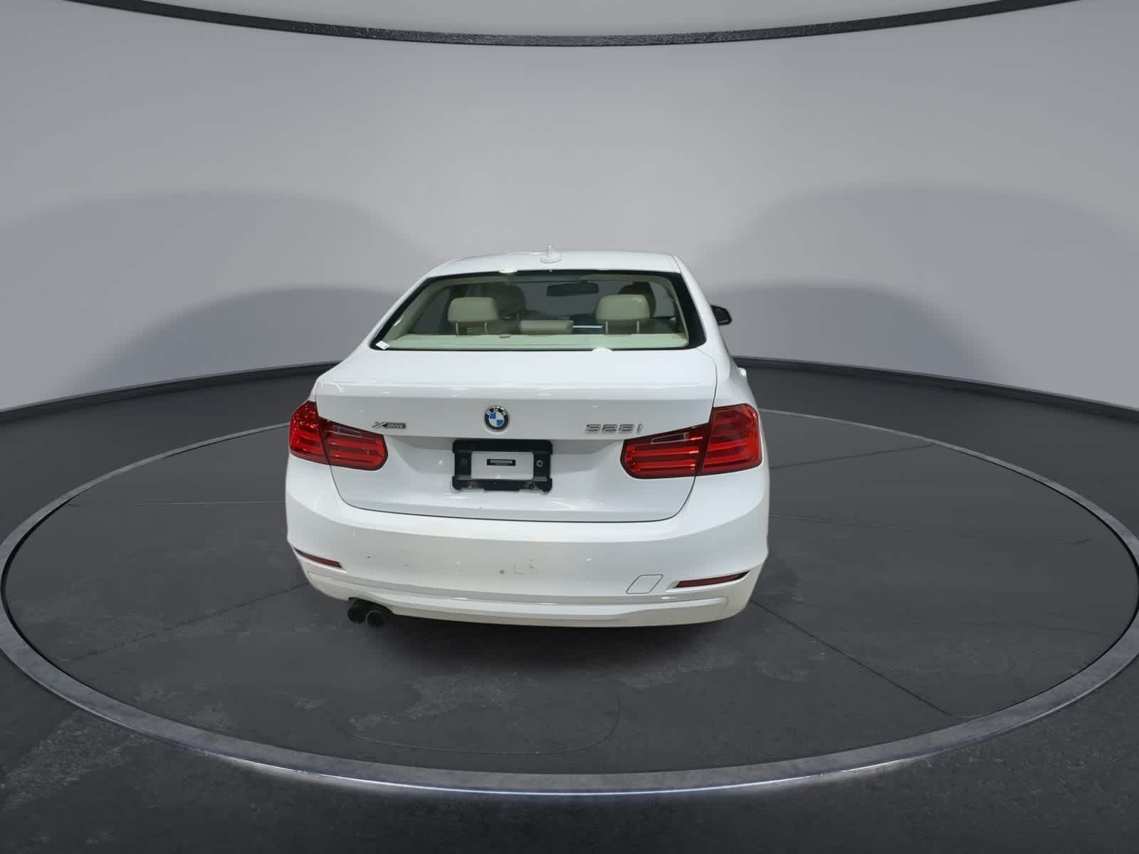 Thumbnail: 2013 BMW 3 Series - 10