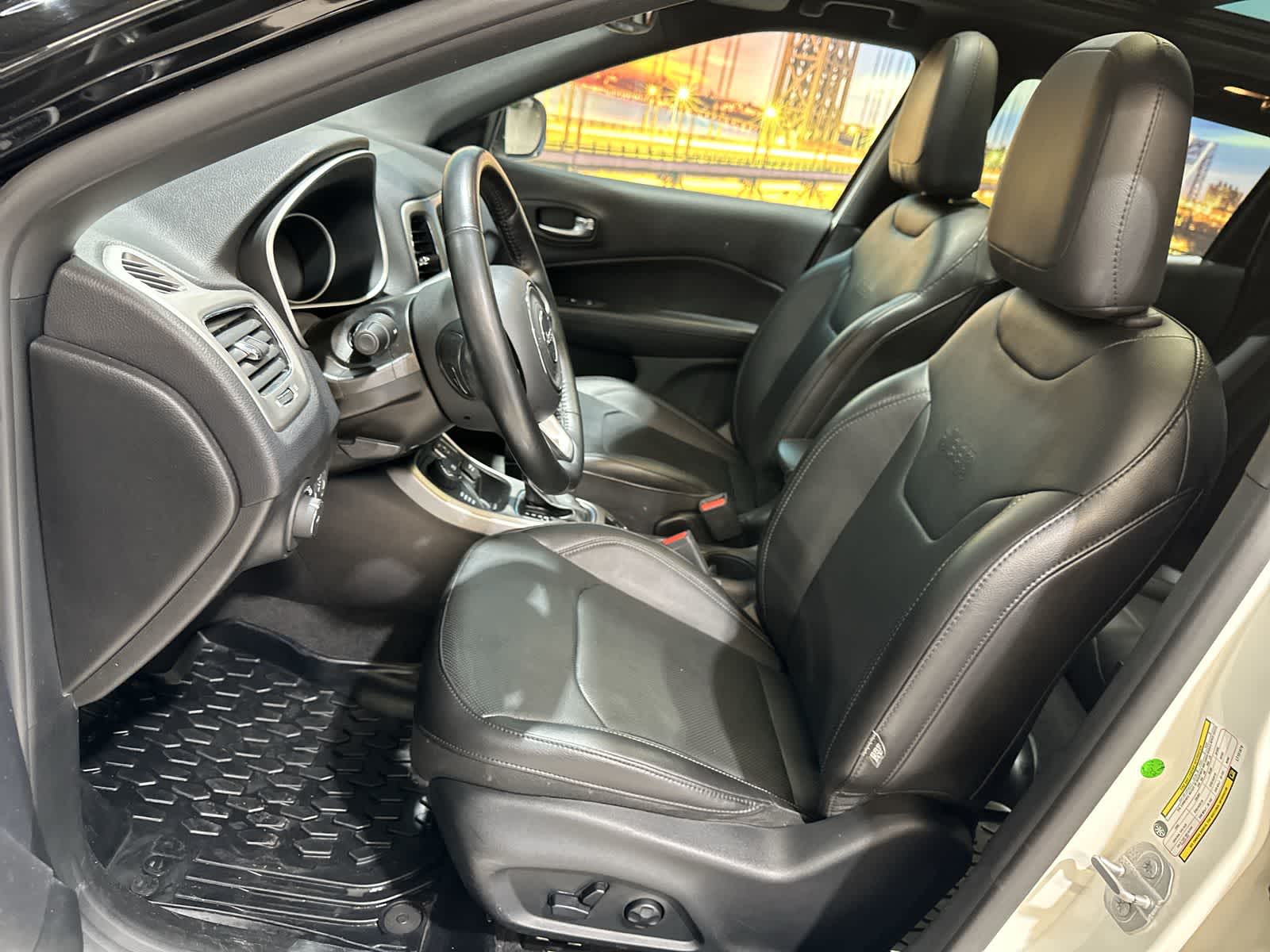 Thumbnail: 2020 Jeep Compass - 23