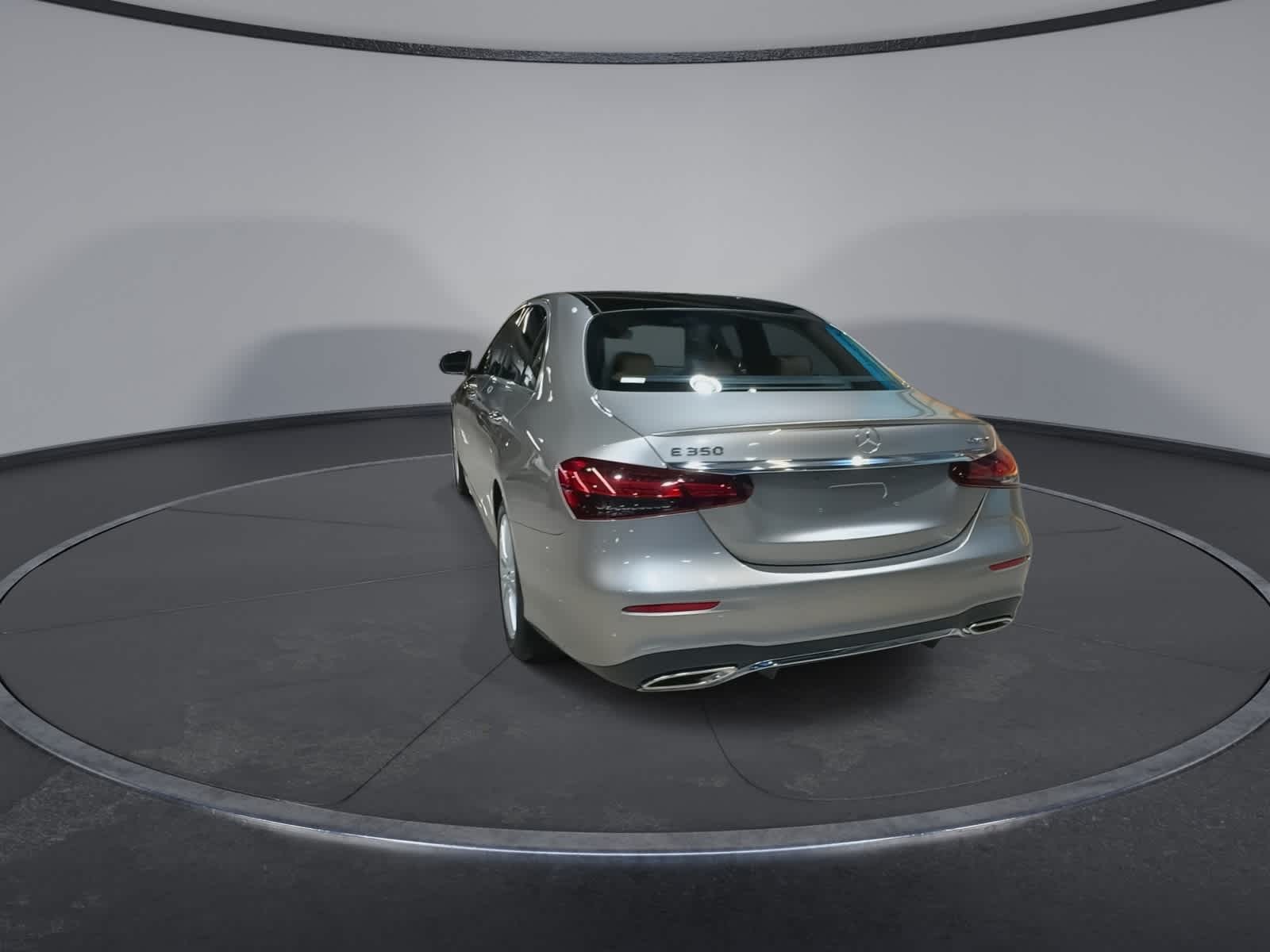 Thumbnail: 2022 Mercedes-Benz E-Class - 9