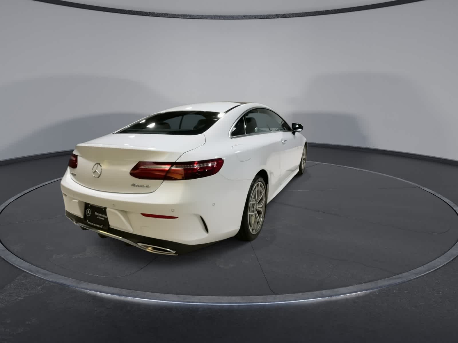 Thumbnail: 2023 Mercedes-Benz E-Class - 10