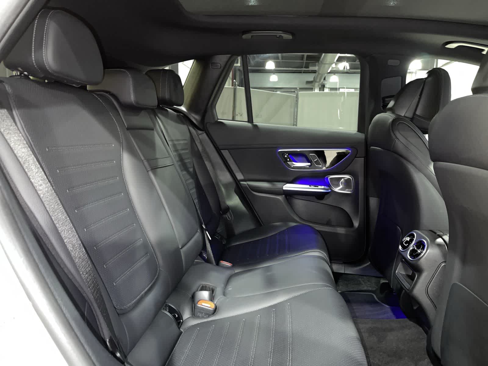 Thumbnail: 2025 Mercedes-Benz GLC - 25